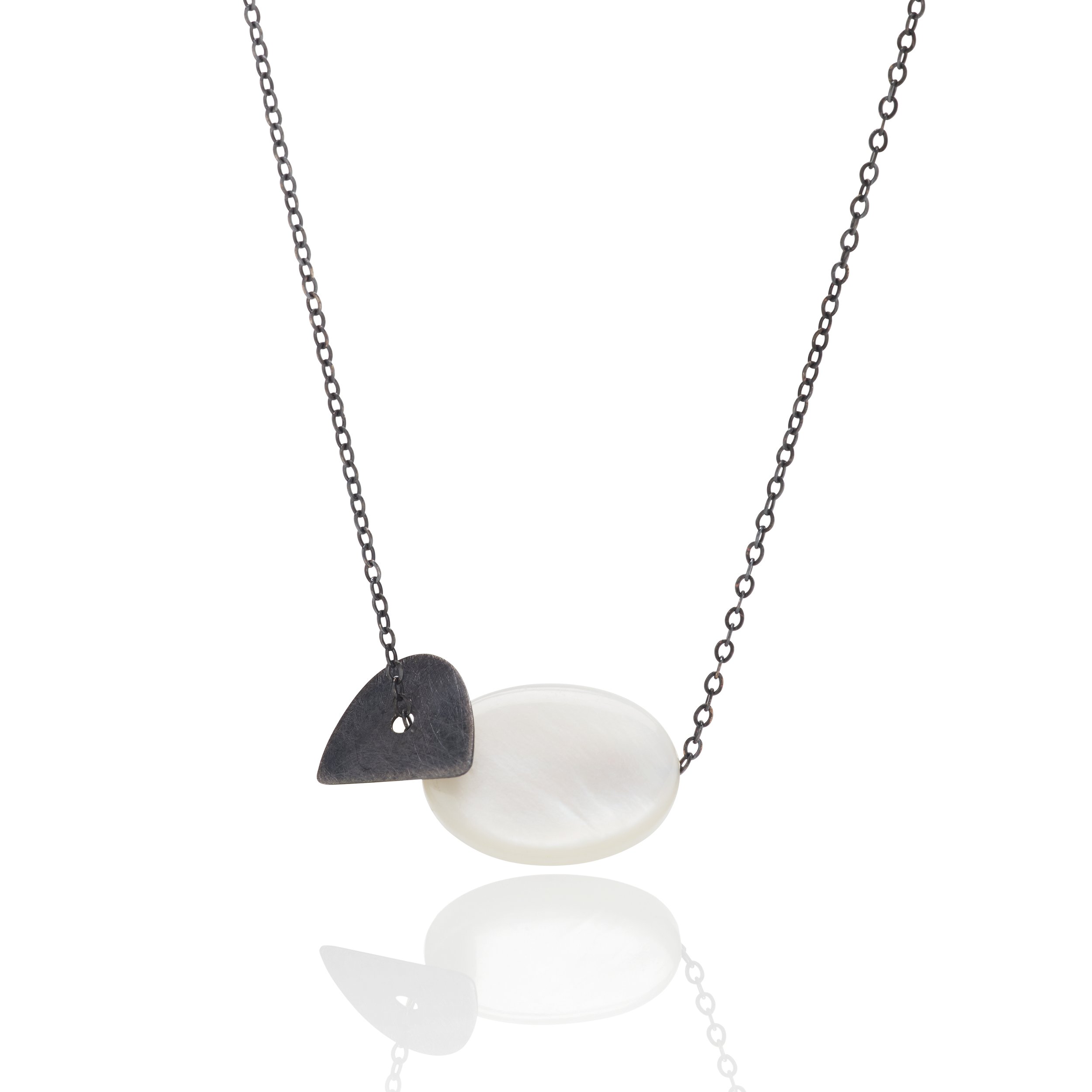 Amy_Tavern_Single_Pendant_Half-Ellipse.jpg