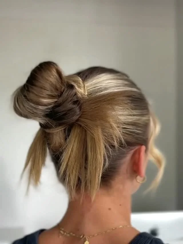 PSA: SLICK BACKS AREN'T JUST FOR LAZY DAYS...
they can be for events too 💕
ㅤ
You can really elevate any style, even your slick backs.
She means business!!
ㅤ
EVENT HAIR STYLING - KENT TOWN - 0439 688 474
.
.
.
.
.
.
🏷️ BLONDE SPECIALIST, ADELAIDE HA