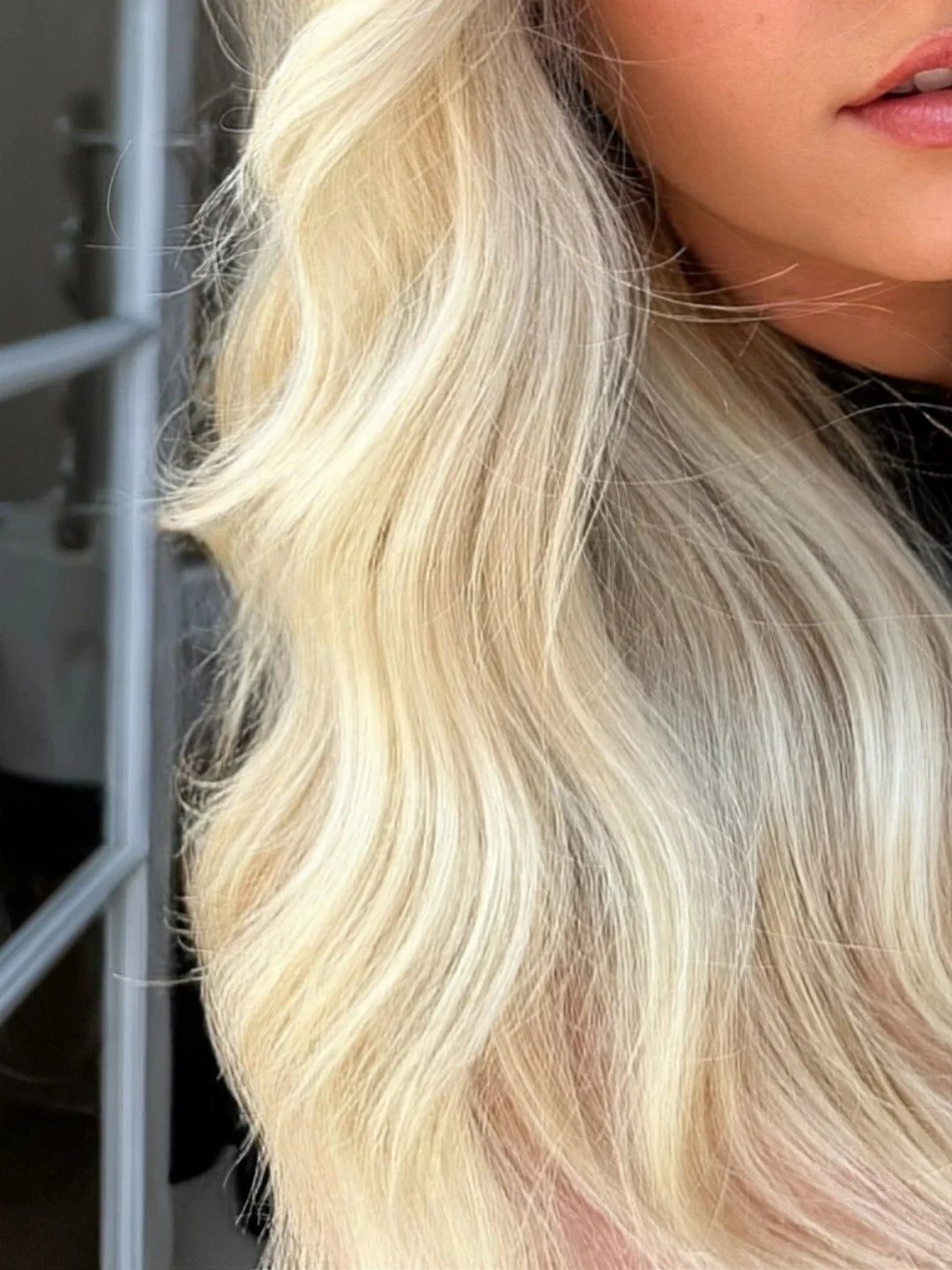 Close up of my FAVOURITE blonde to date.
ㅤ
Hands up if you don't need warmer weather to have BRIGHT blonde 🙋🏼&zwj;♀️
.
.
.
.
.
.
🏷️ BLONDE SPECIALIST, ADELAIDE HAIR, KENT TOWN SALON, BALAYAGE, HAIR EXTENSIONS, LIVED-IN BLONDE, HEALTHY HAIR, NATURA
