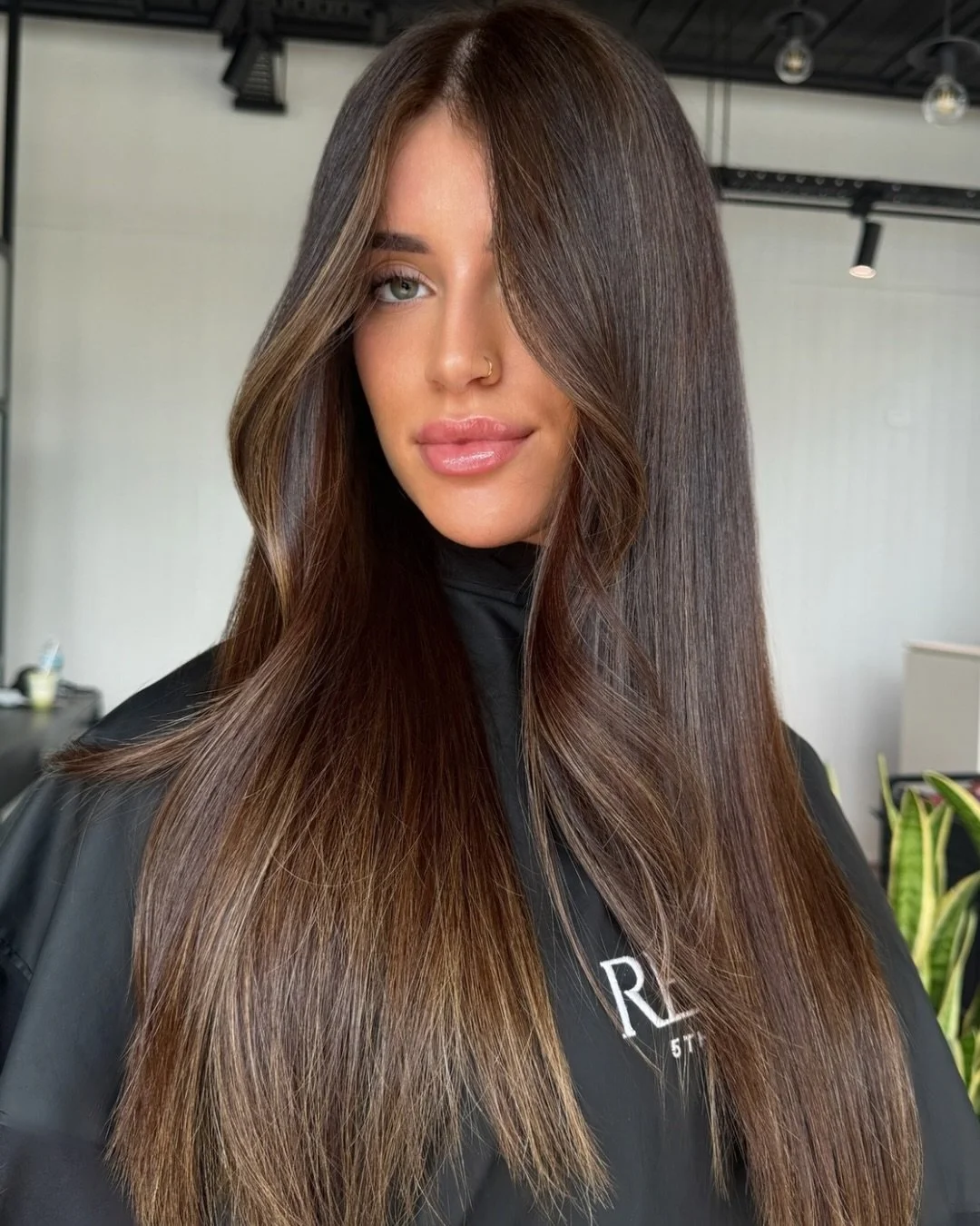 SAVE FOR YOUR NEXT BRUNETTE INSPO 

Glossy, healthy, shiny brunette by @hairby.nakita 

@redkenpro_anz 🤎💋

#adelaidehair #brunette #glossybrunette #adelaidehairsalon #adelaidehairdresser