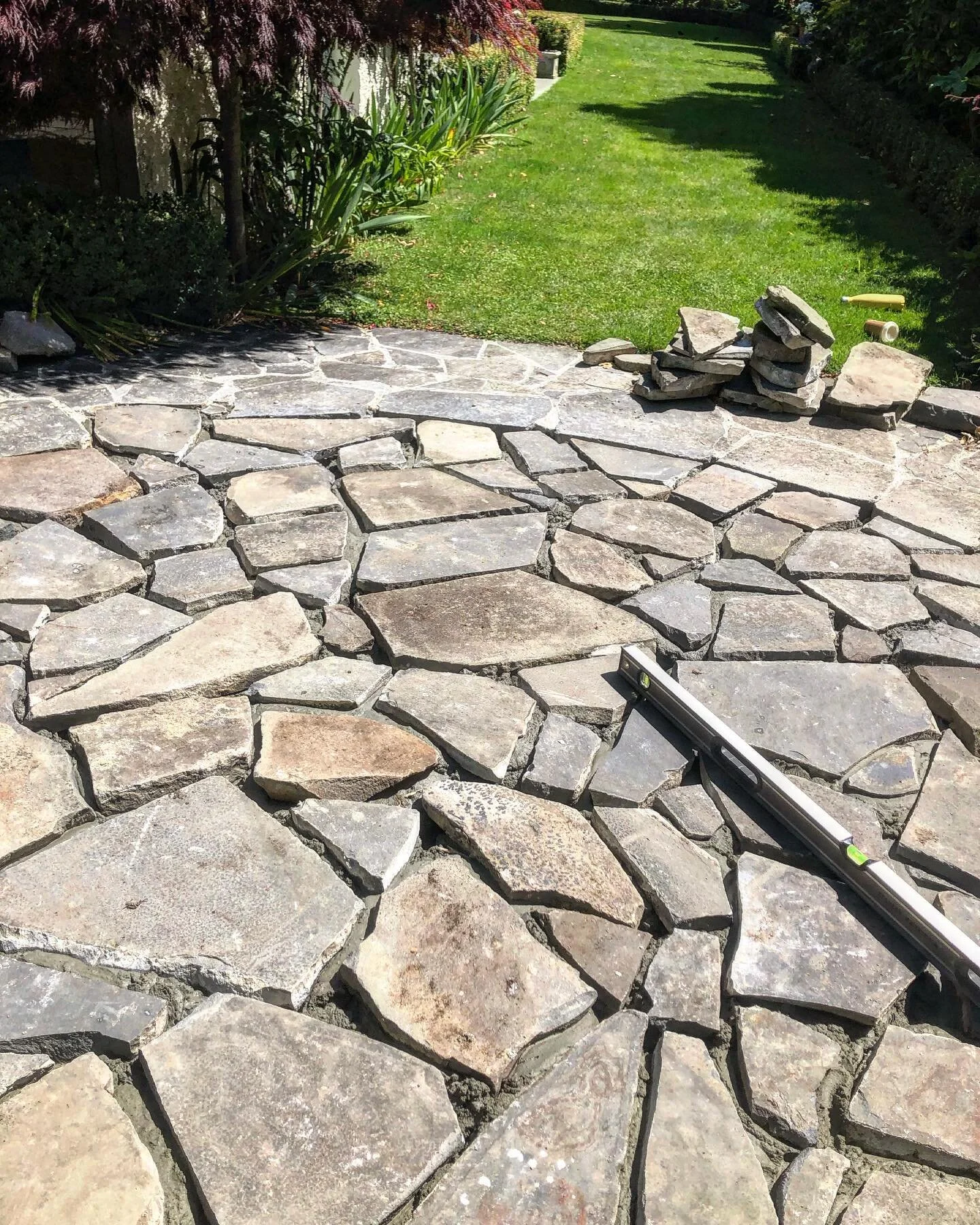 Short sharp burst to start and finish the year for Oasis Outdoors! 

We love working with authentic and recycled materials as well as new materials! This was a fun wee job where our client had an old pond they no longer wanted, so we filled it! Raise