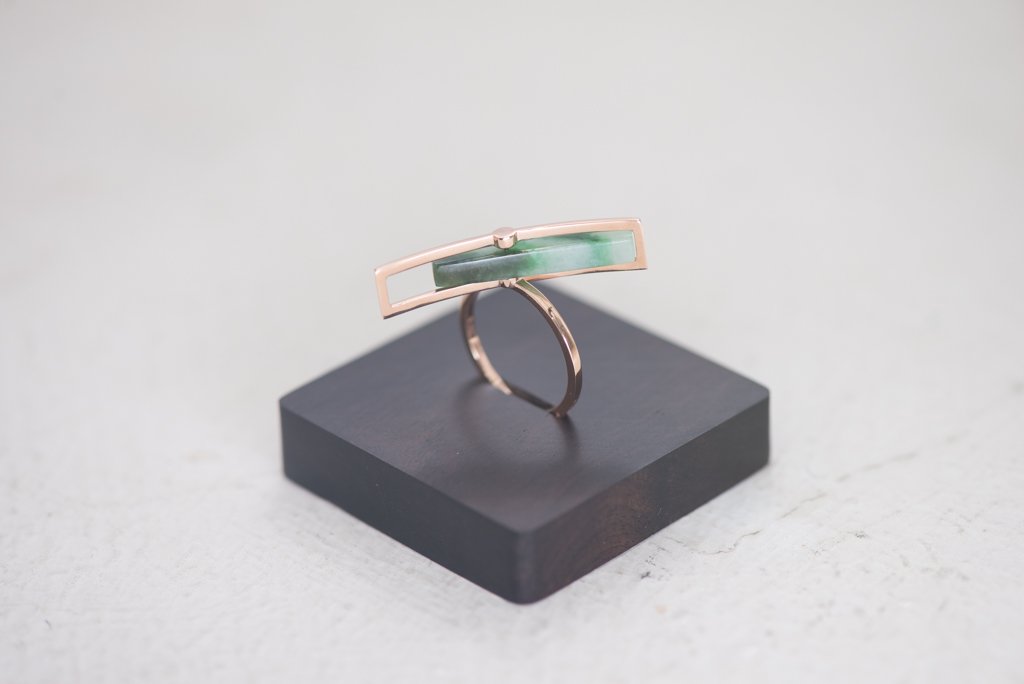 Golden Curve Velocity Ring