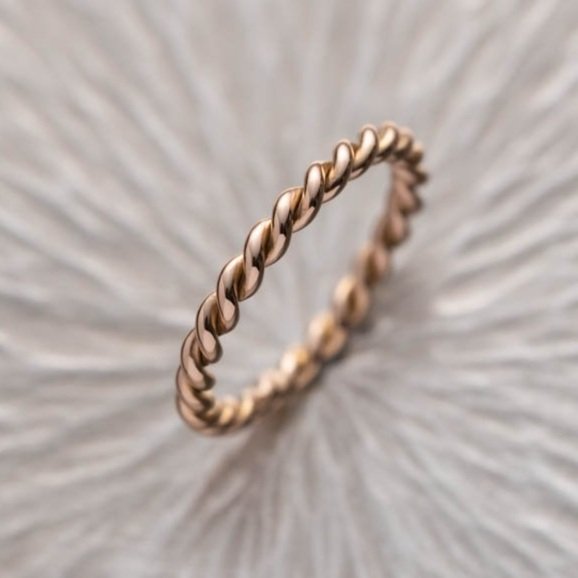 18K String Wedding Ring