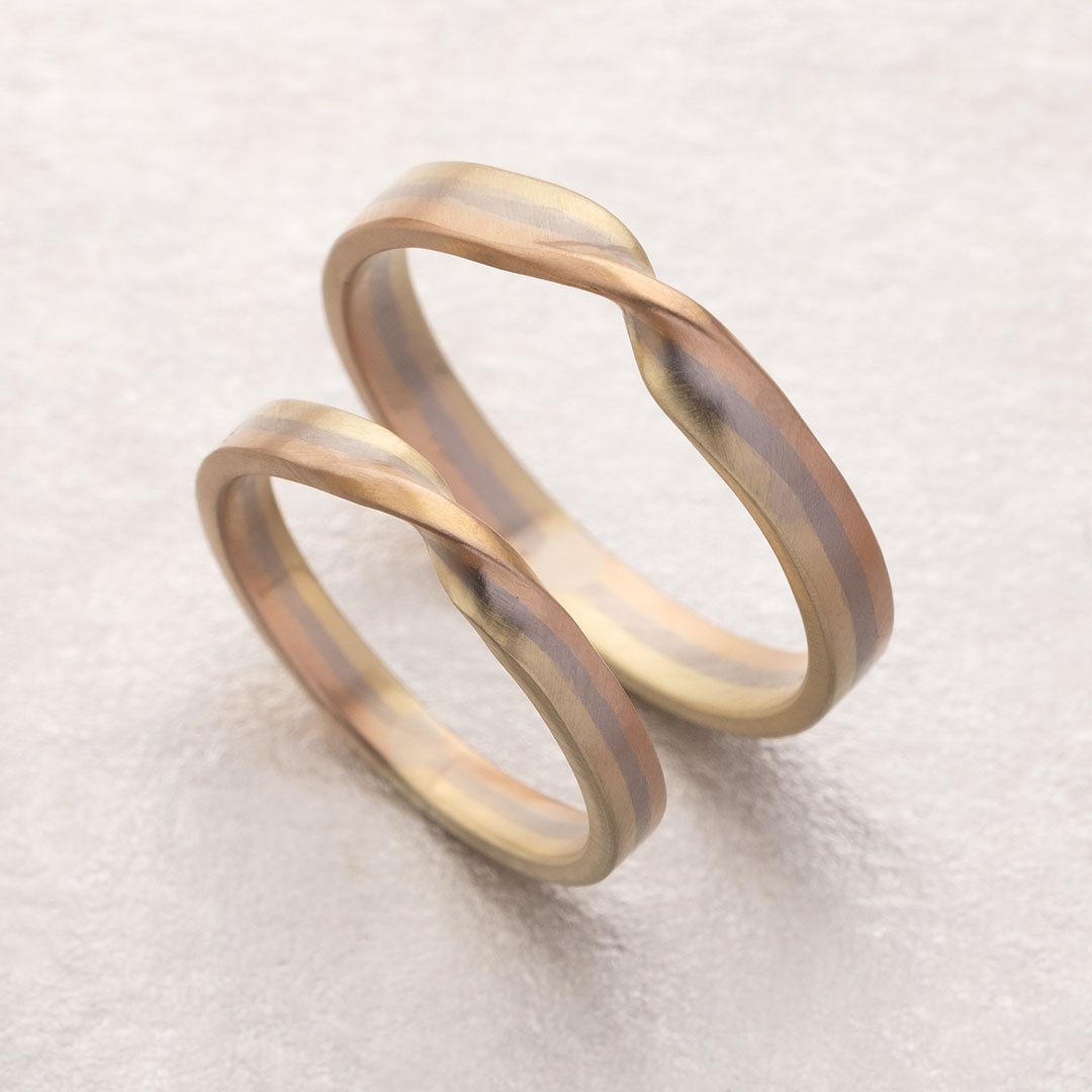 18K Trio Infinity Wedding Ring