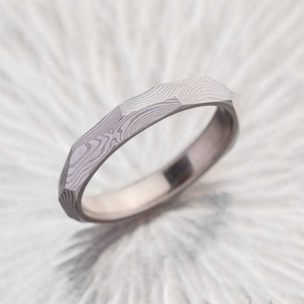 18K Perfect Edge Wedding Ring