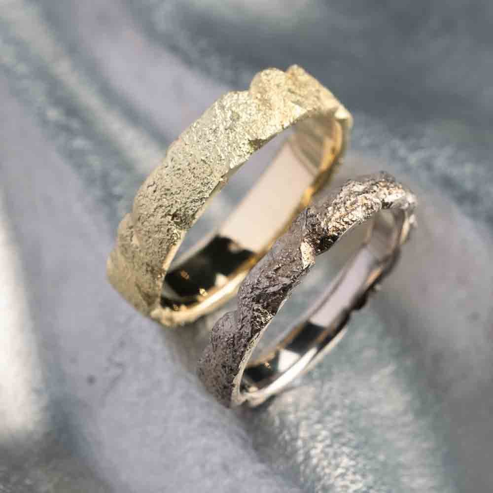 18K Stardust Wedding Ring