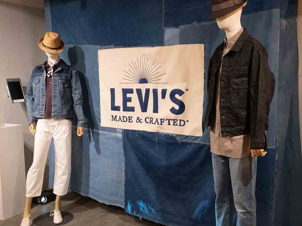 Levi's