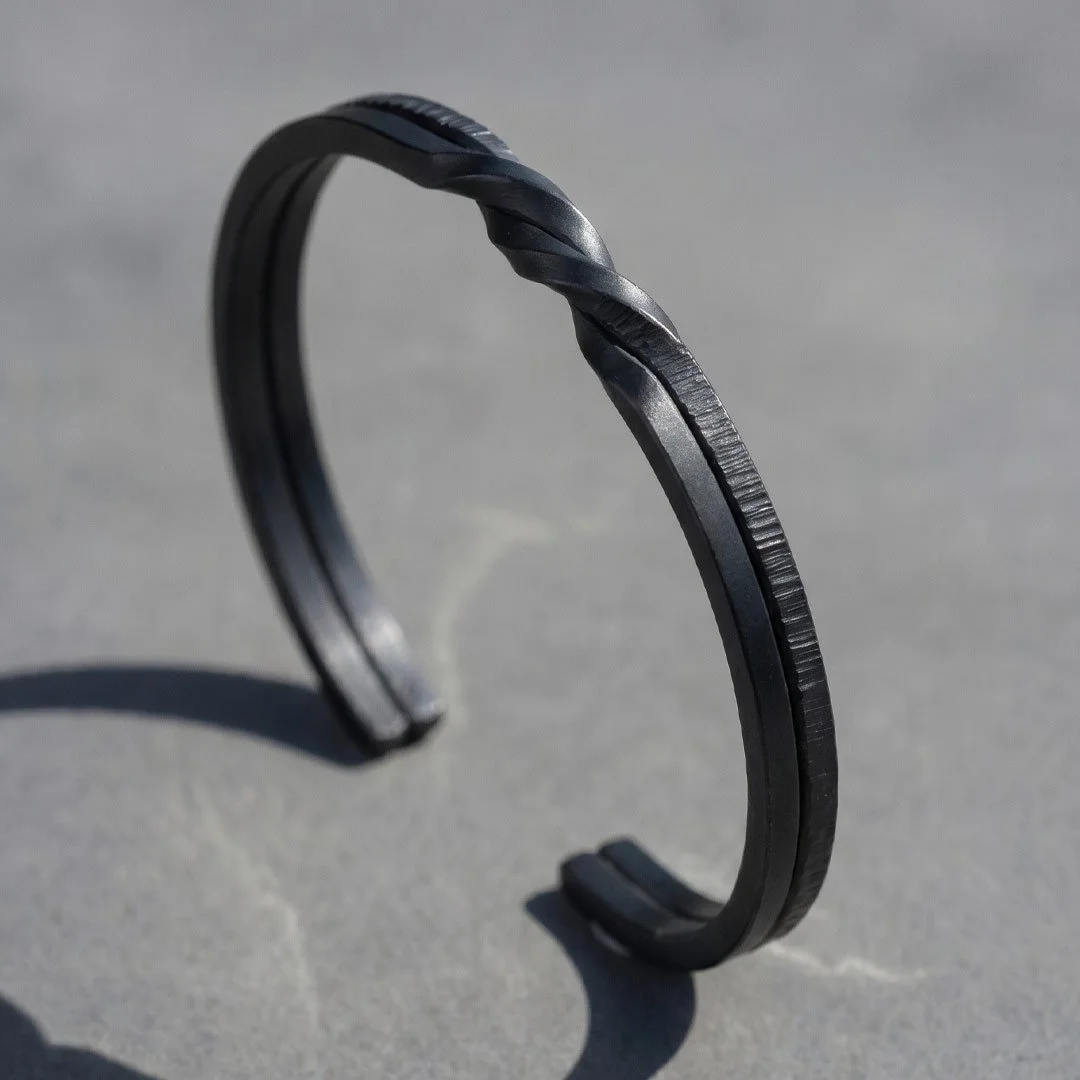 twin-souls-bracelet-black.jpg