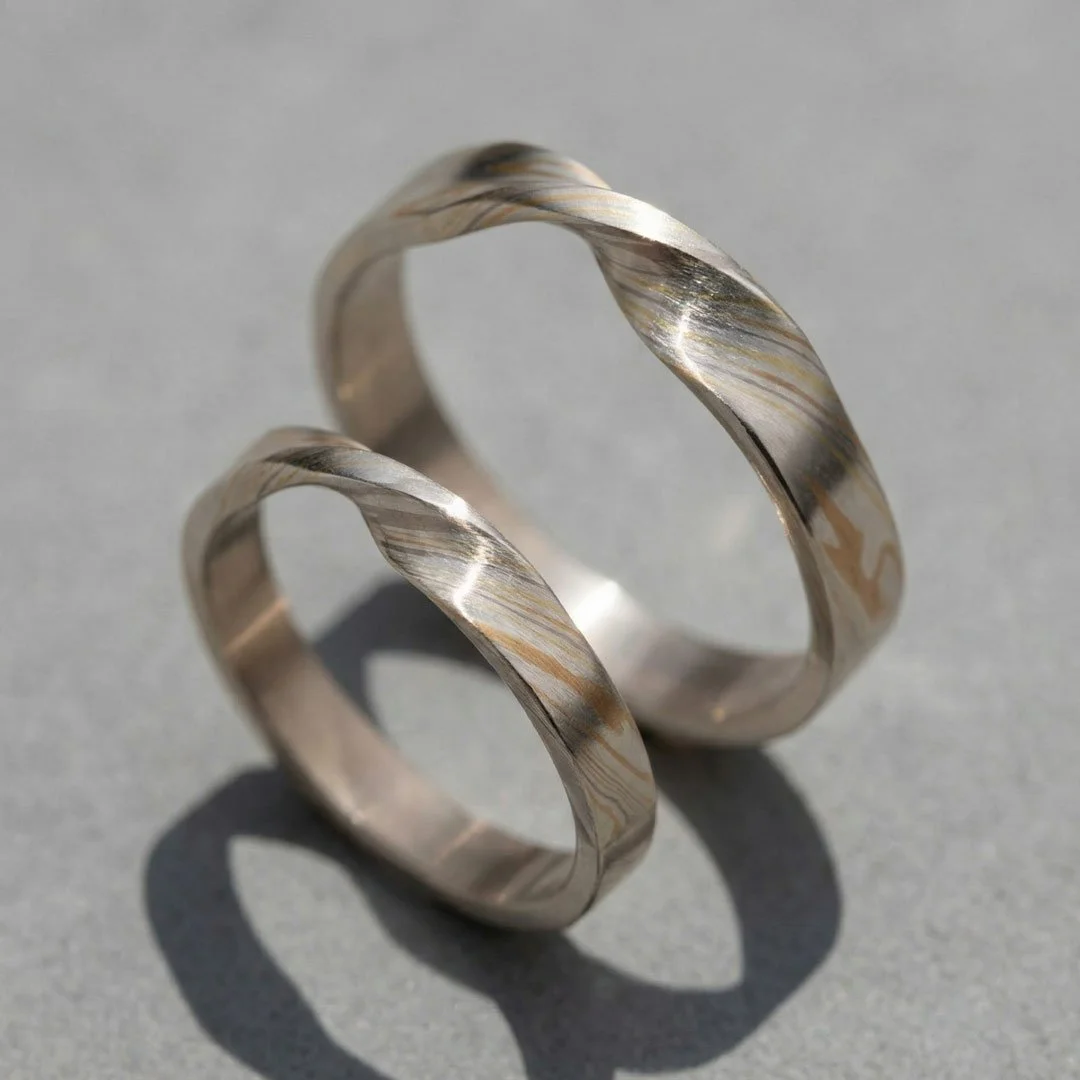Perfectly Imperfect 18K Gold Wedding Rings Infinity Blanc