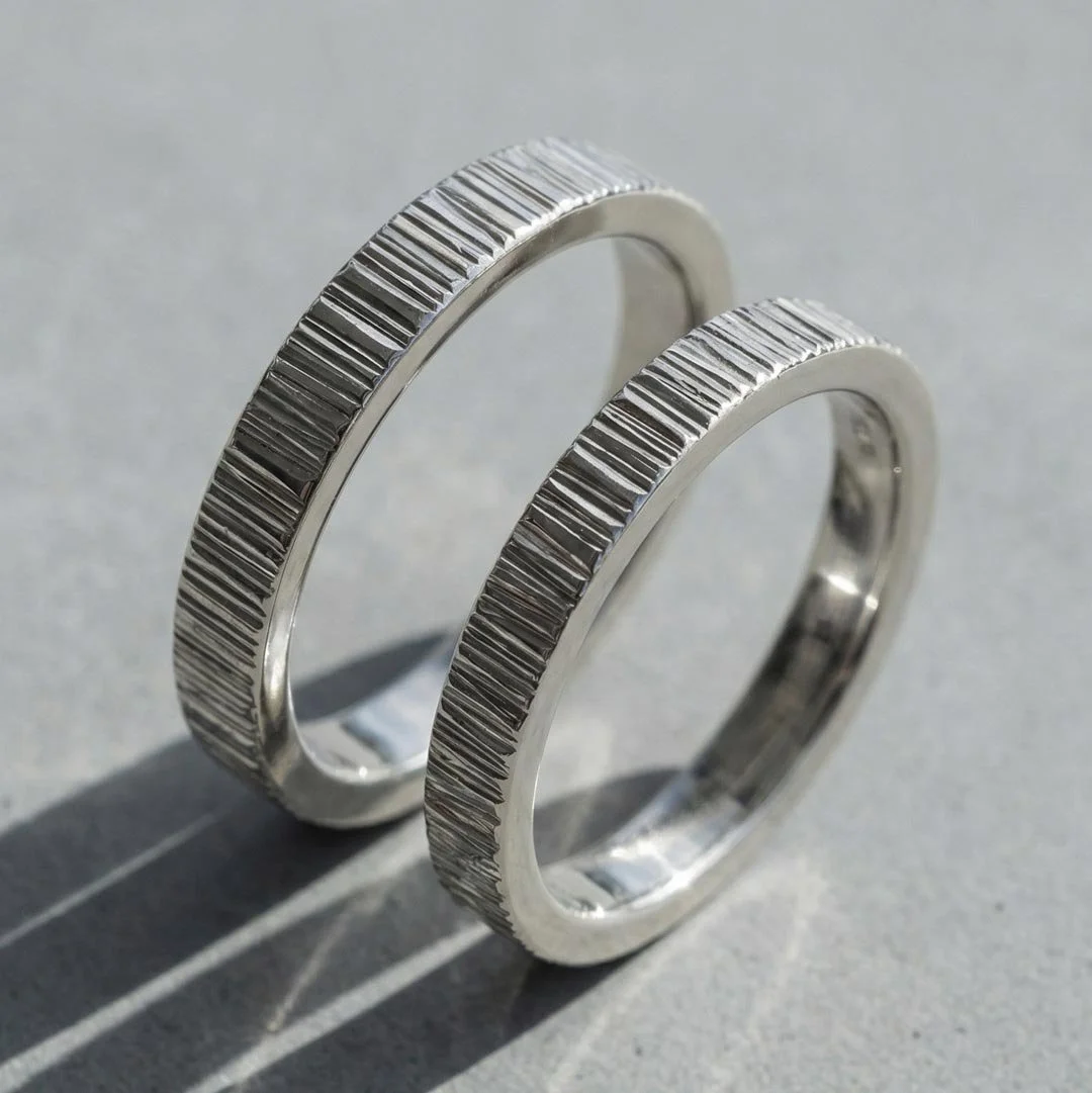 wedding ring workshop hammer-wood grain ring