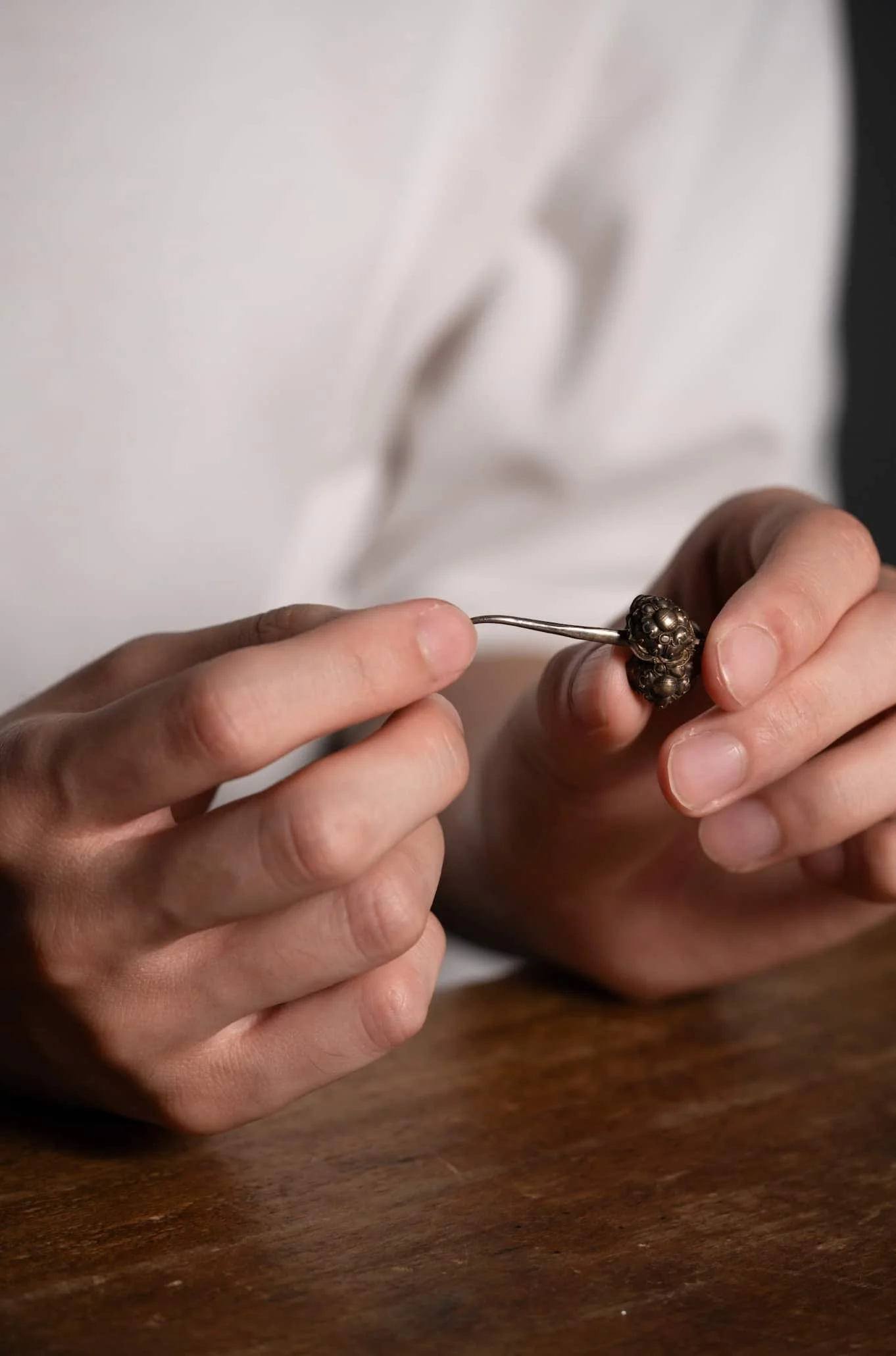 Holding a hairpin to understand the story behind
