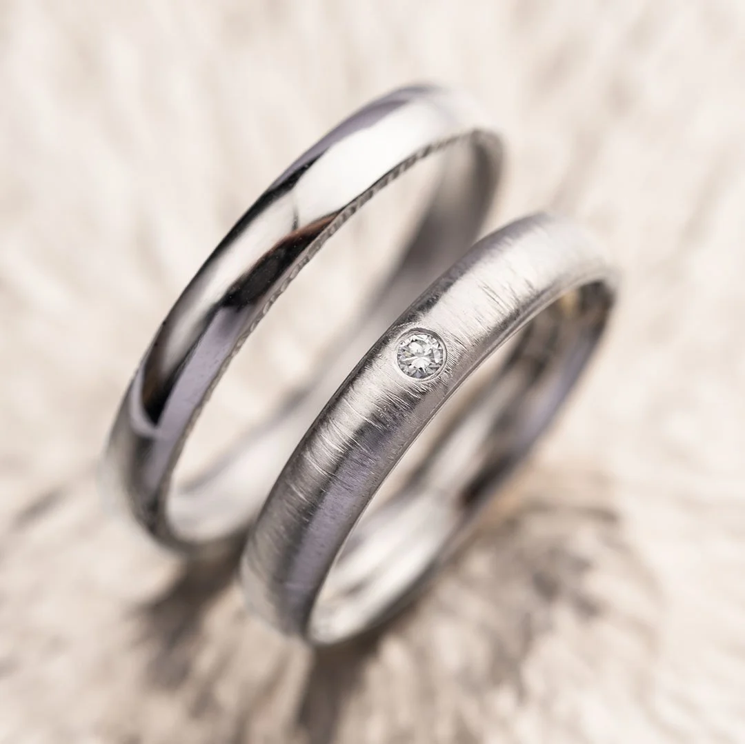 Two diamond rings on sliver surface