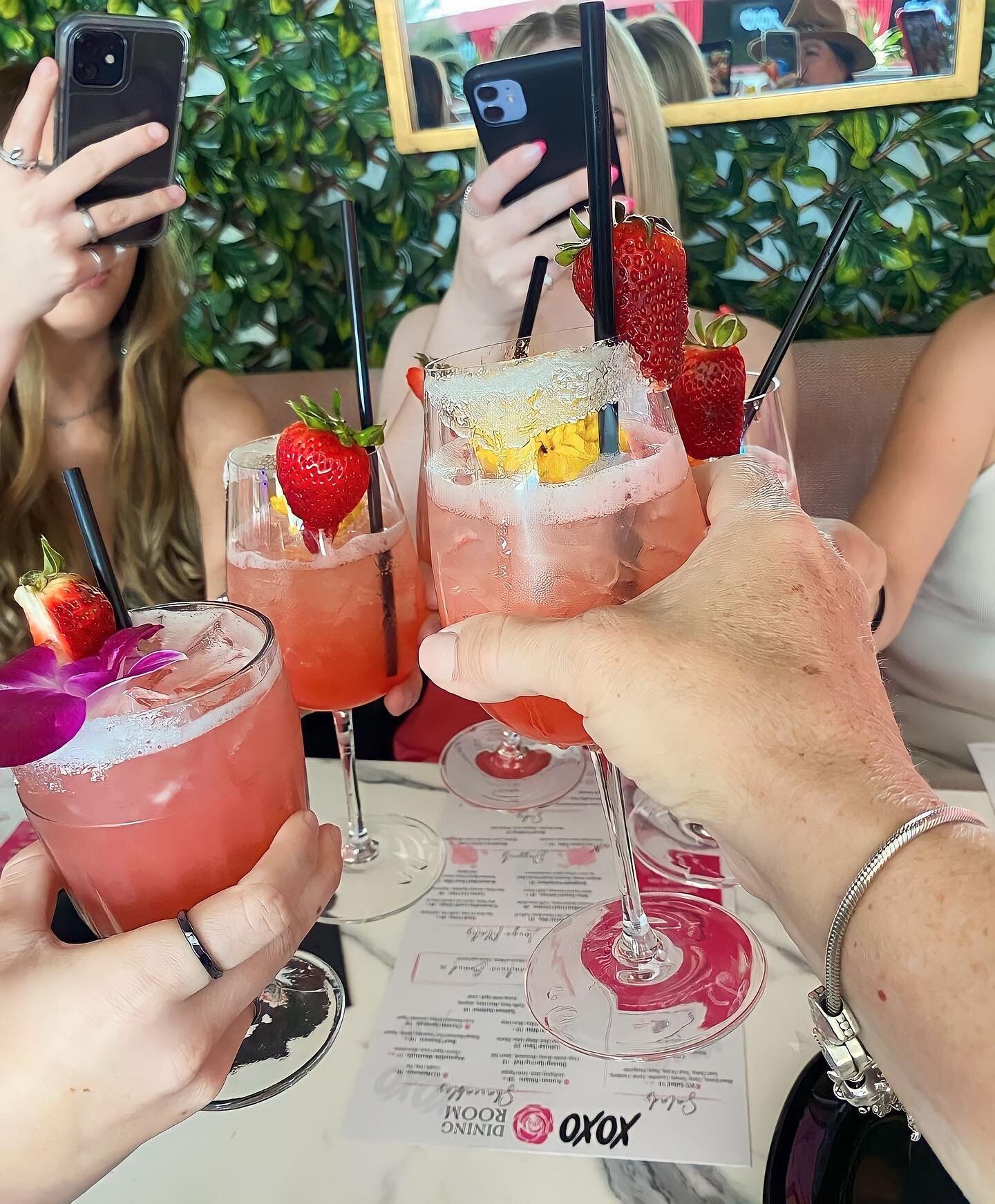 Phone DRINKS first 😉🥂📸

See you tonight for $10 Uptown Diva Cocktails 💋💕💅🏽 #ladiesnight #xoxo

Book your reservation on our profile or walk-in with your girl gang 👩🏼&zwj;🤝&zwj;👩🏽👩🏼&zwj;🤝&zwj;👩🏽