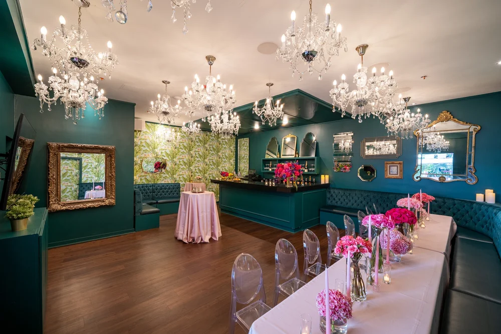 ABOUT ??? XOXO Dining Room