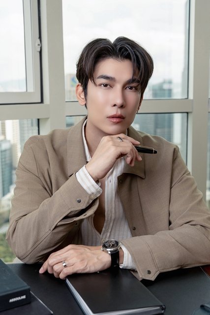 Mew Suppasit (3).JPG
