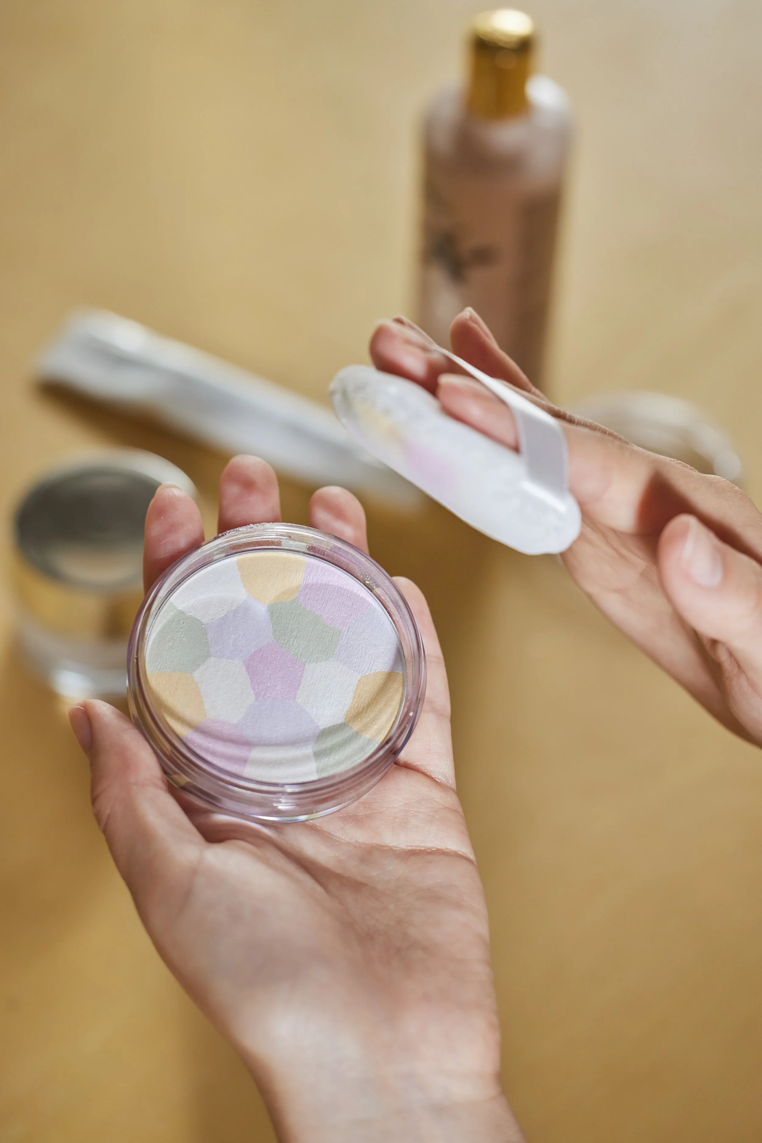 MUJI Pressed Powder Lucent White.jpg