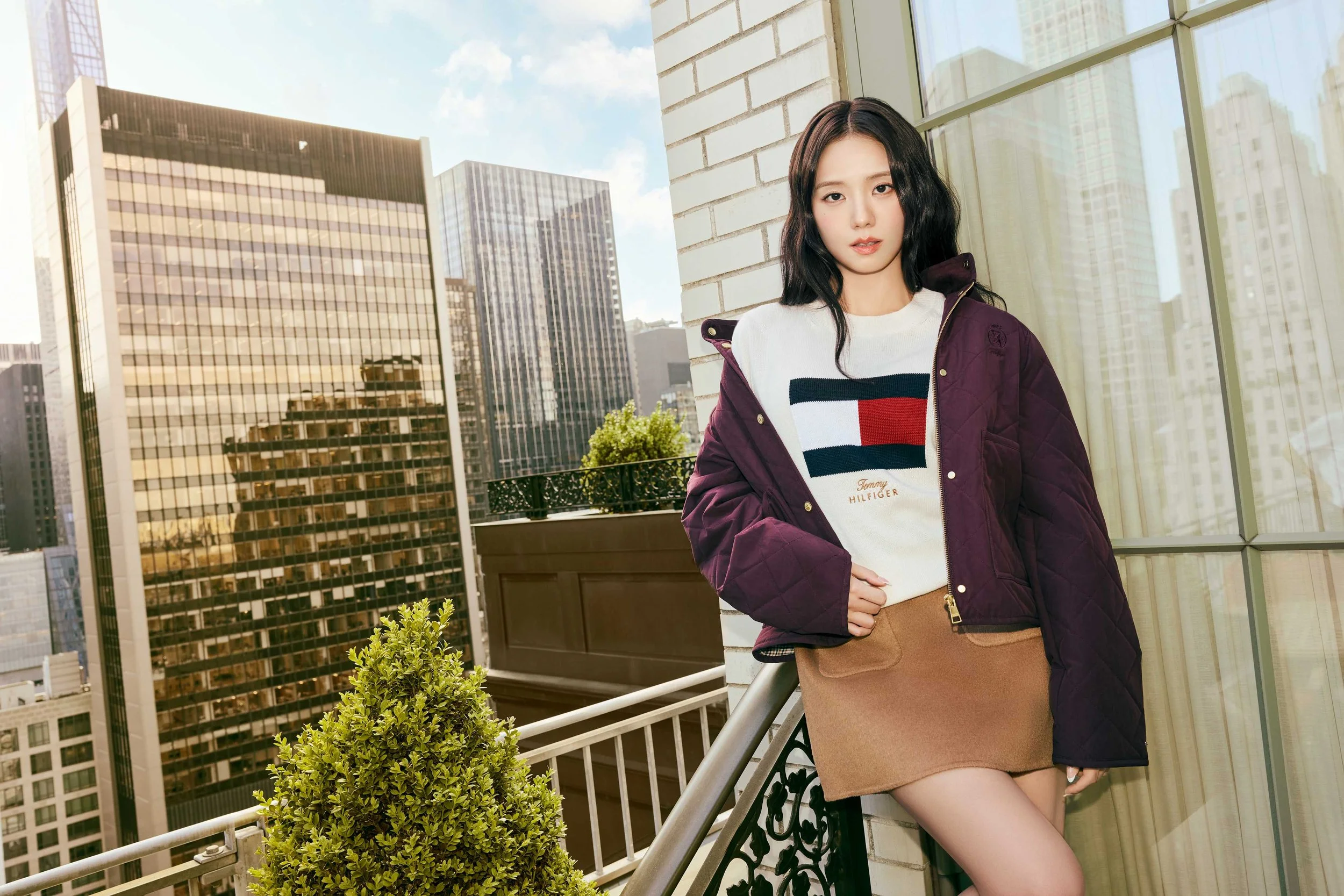 TOMMY HILFIGER INVITES JISOO INTO THE PLAZA AND HIS NEW YORK WORLD&nbsp;FOR FALL 2026
