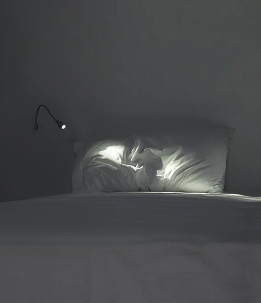Smuk og enkel justerbar lampe. Den er meget velegnet som natlampe.