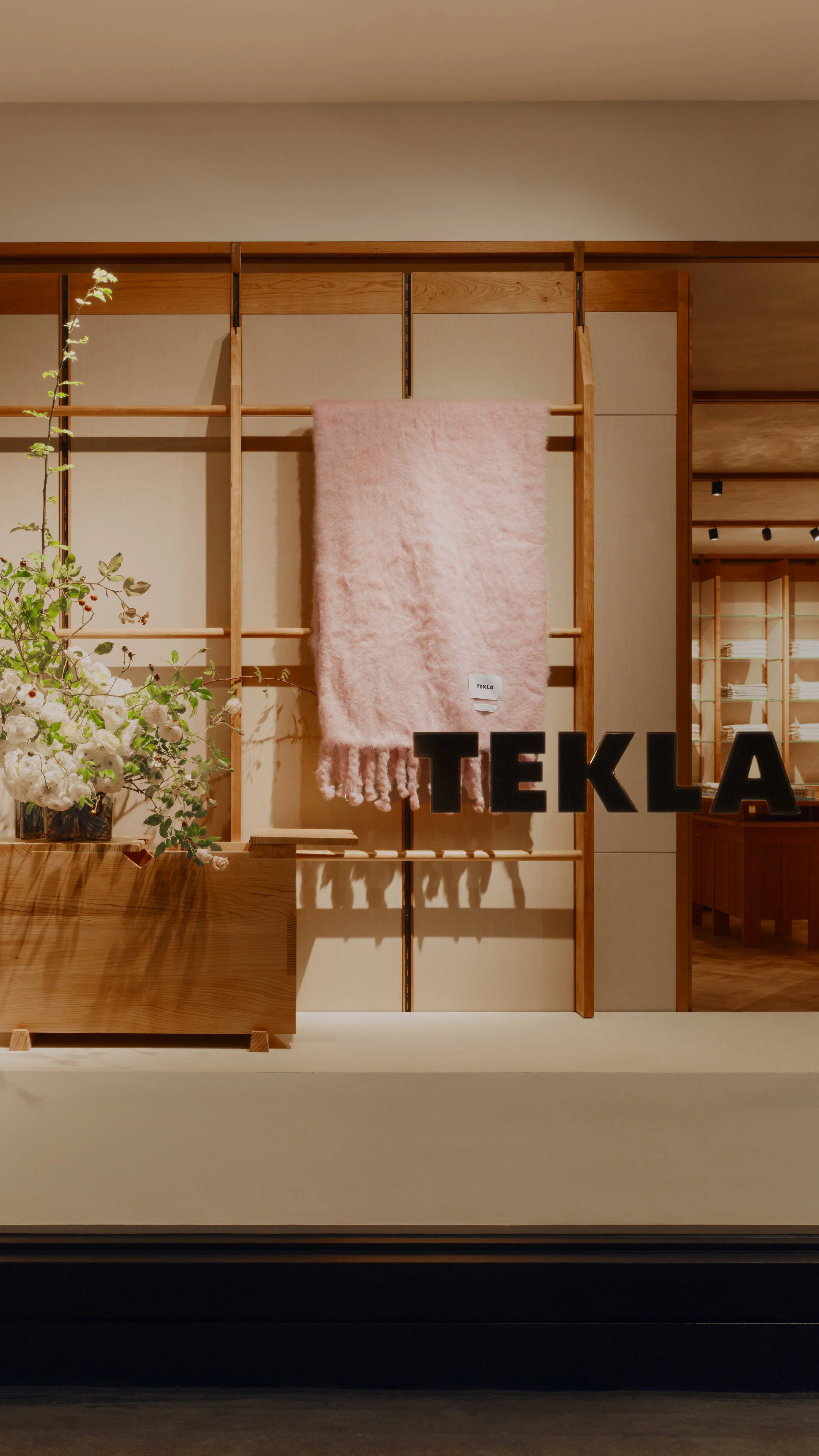 TEKLA_MARYLEBONE_Store_9x16_03.jpg