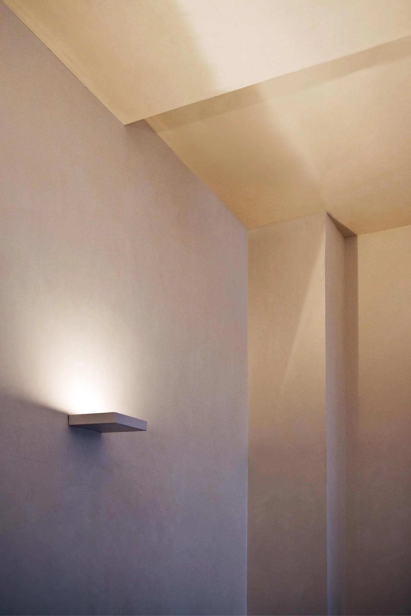 quasi_viabizzuno væglampe.jpg