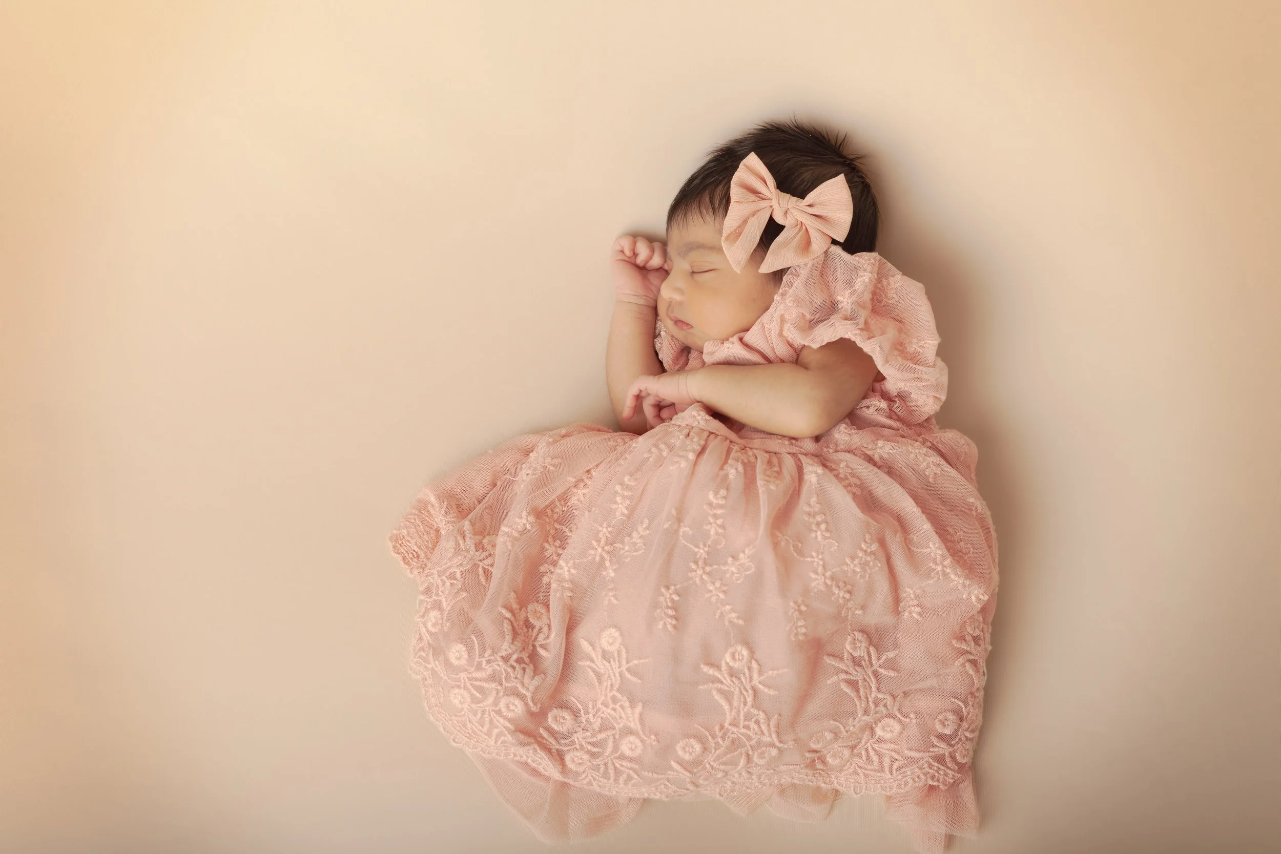 Newborn focení v ateliéru v Berouně