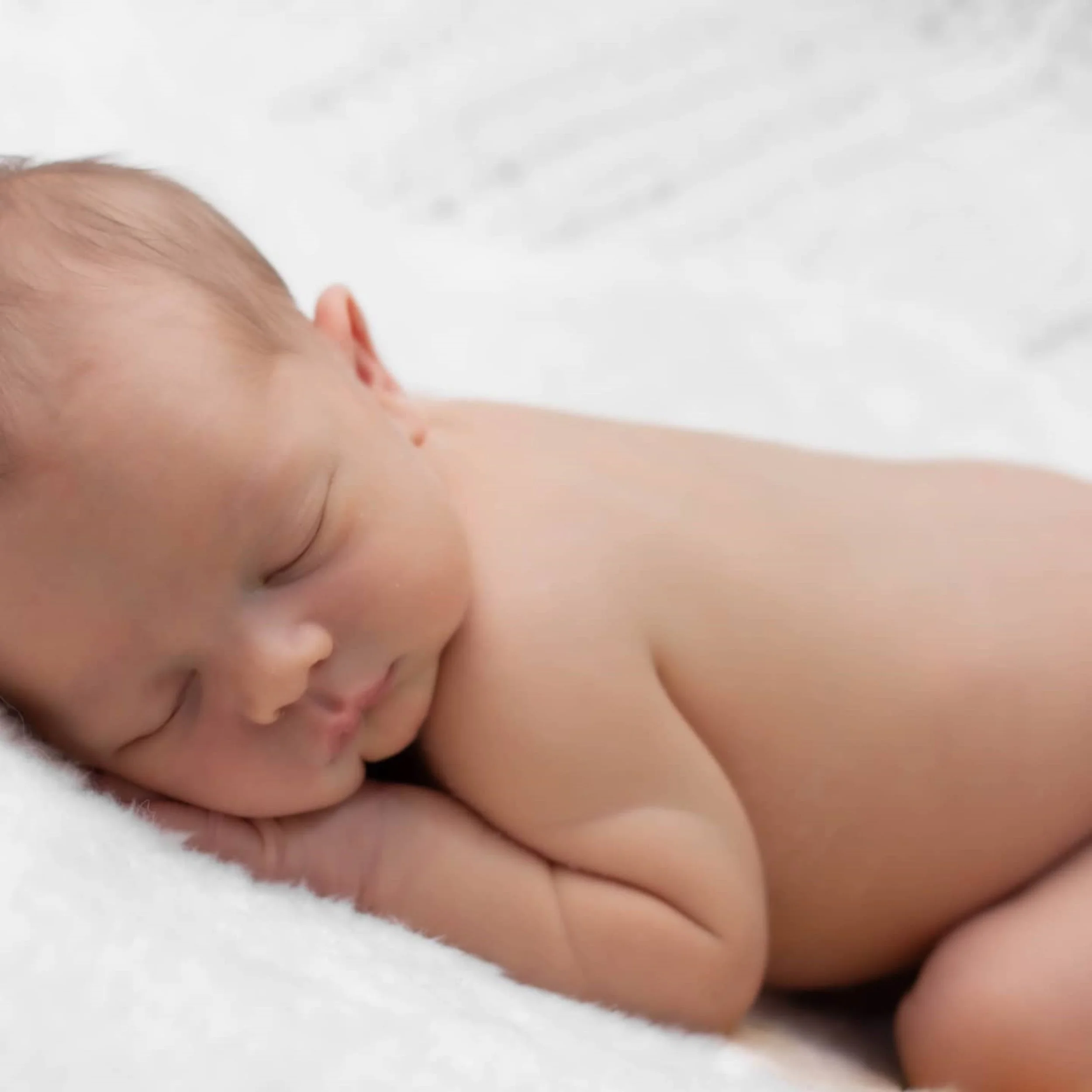 Newborn focení v ateliéru v Berouně