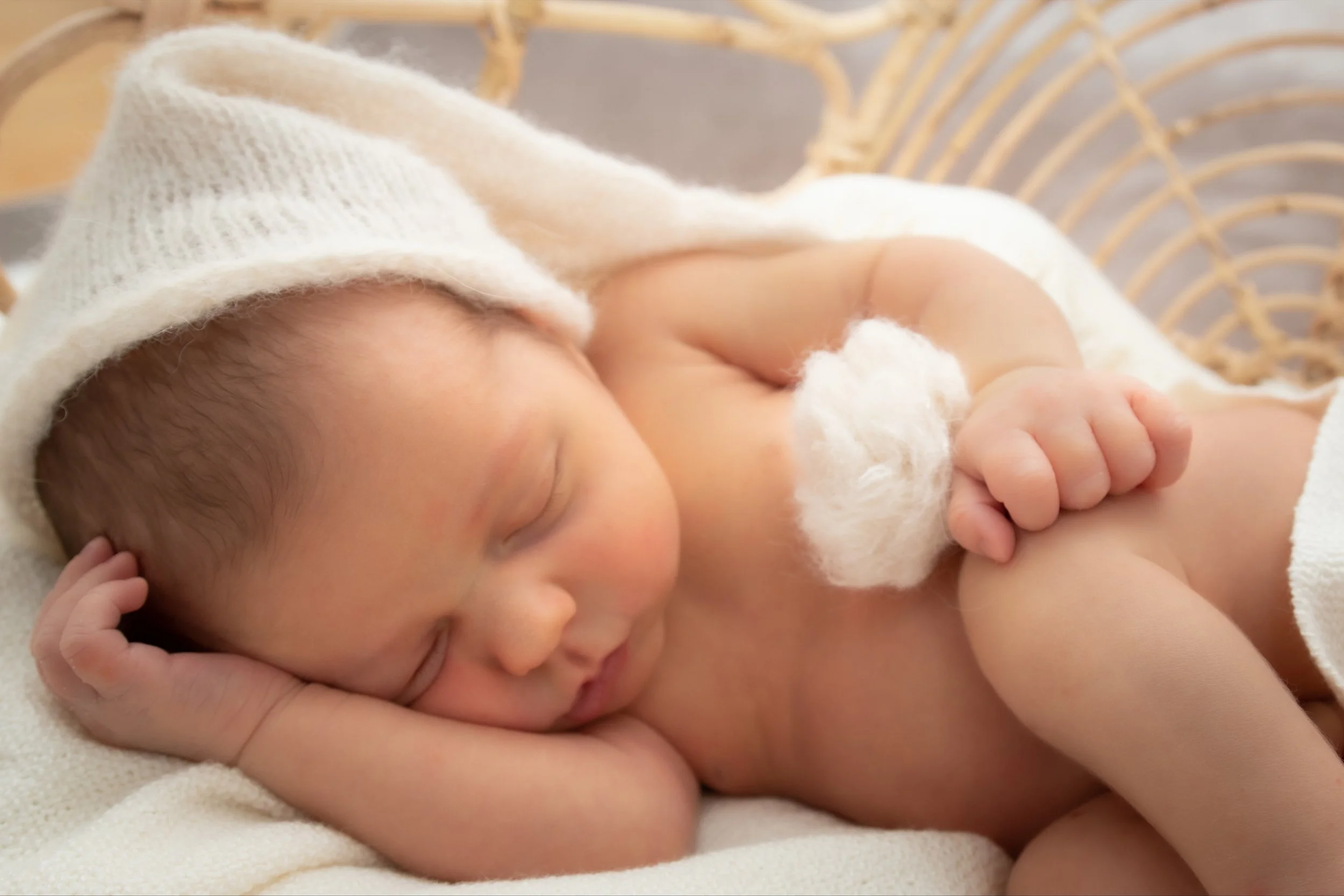 Newborn focení v ateliéru v Berouně