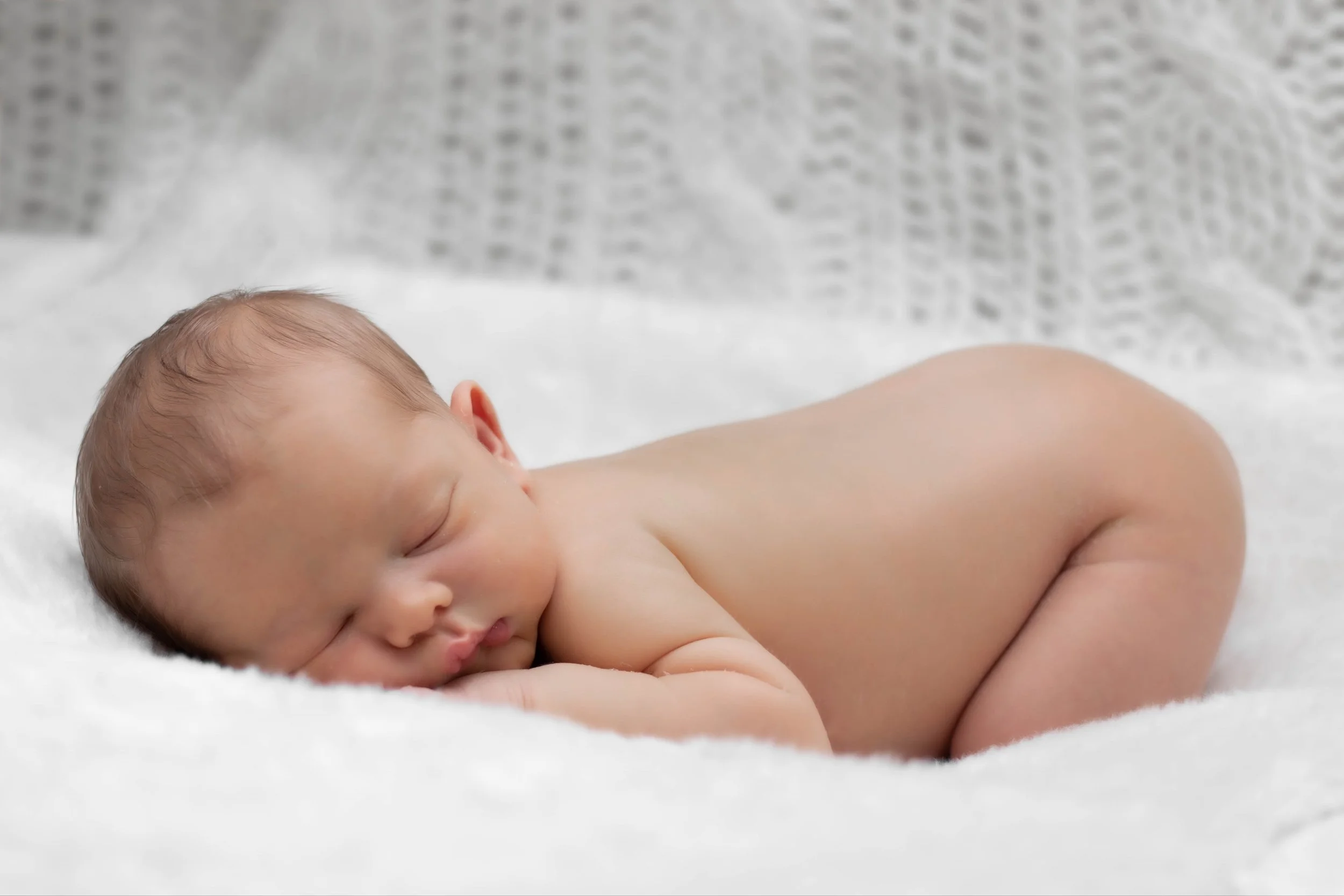 Newborn focení v ateliéru v Berouně