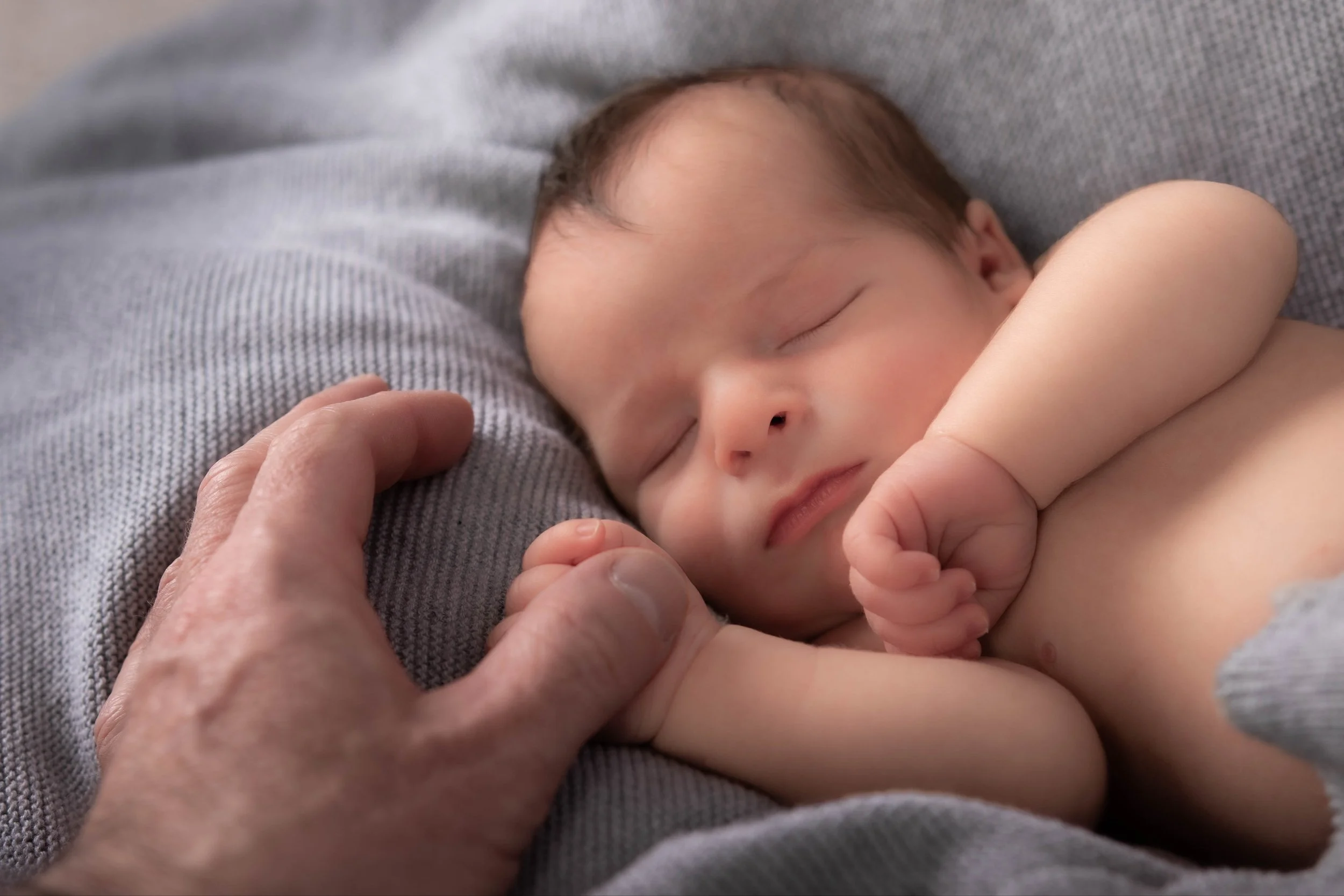 Newborn focení v ateliéru v Berouně
