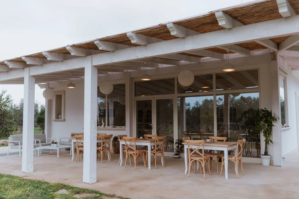 Puglia outdoor table.jpeg