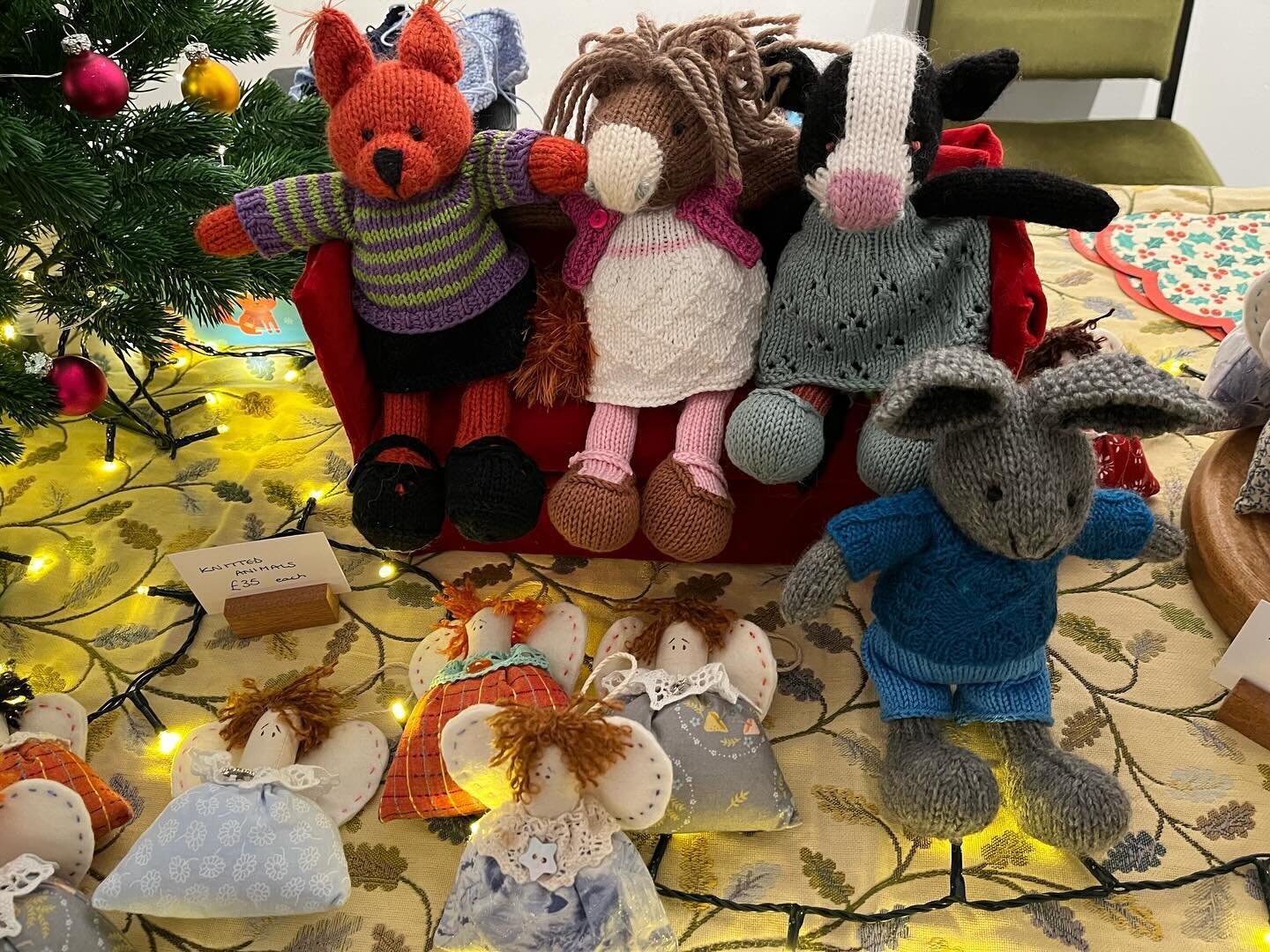 And the #ChristmasCracker event is open - we will be at @quayarts until 4pm. If you are in Newport it would be lovely to see you. 

#knittedanimalfriends #littlecottonrabbits #independentartist #ShopLocalThisChristmas