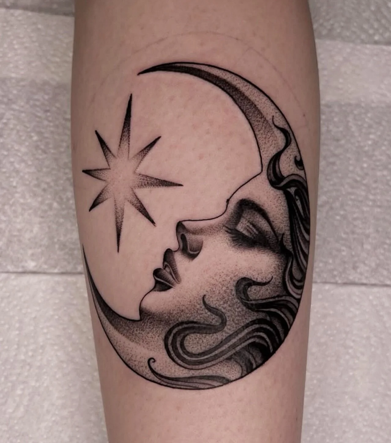 Lady of the moon from @skil_mitchell 
.
Lee loves making his own twist on classic concepts. Get in touch with him directly to book your next session. 
.
#moon #fullmoon #lunar #moontattoo #brighton #brightontattooartists #worthingtattooartist #blacka