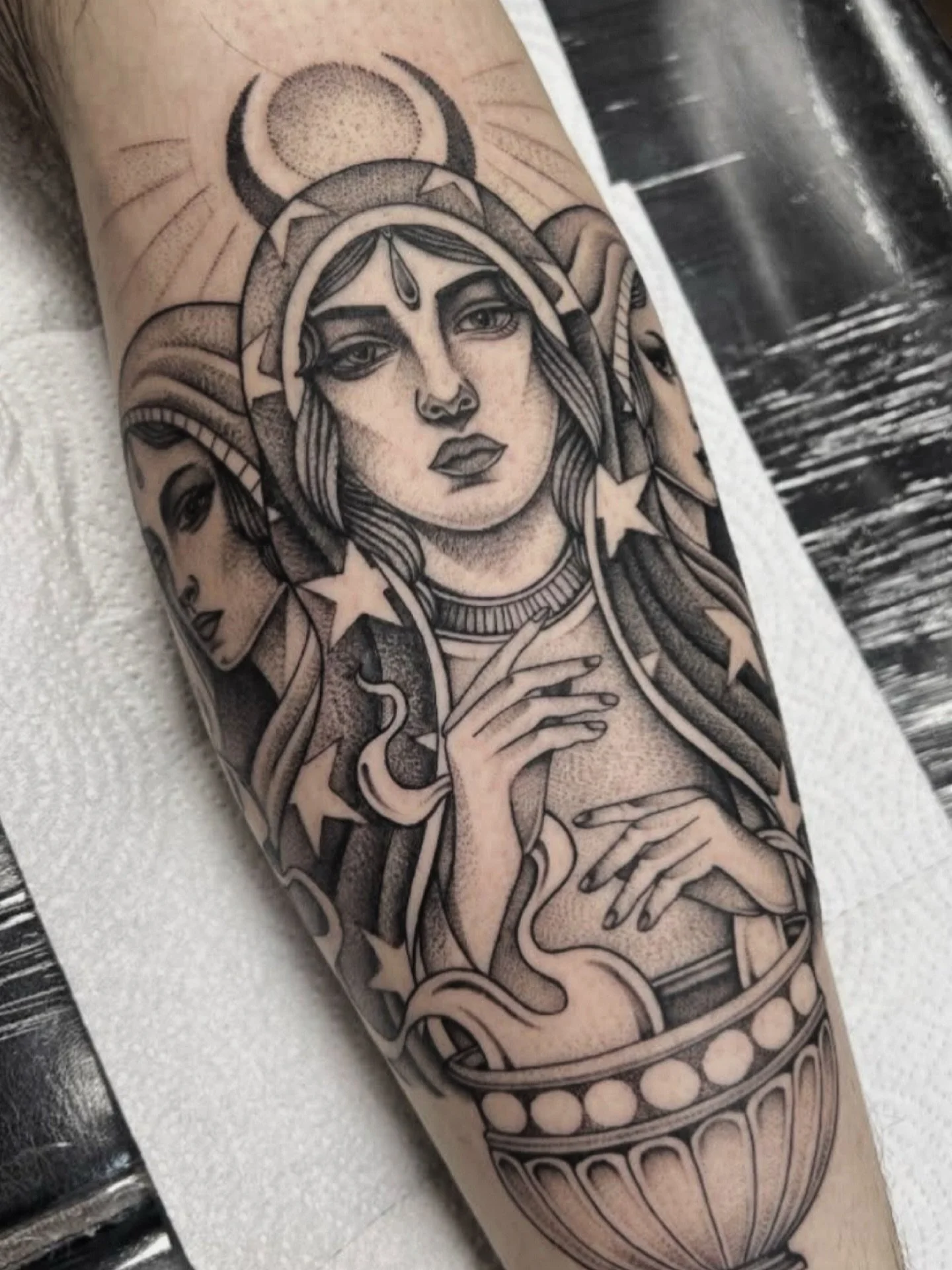 Happy full moon- here&rsquo;s a Hecate inspired piece from @skil_mitchell 
.
Lee is always excited to take on custom projects- reach out to him directly to book your next piece.
.
#brighton #brightontattoo #hecate #goddesstattoo #blackandgrey