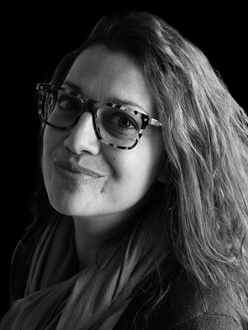  Mónica Santos  Locutora