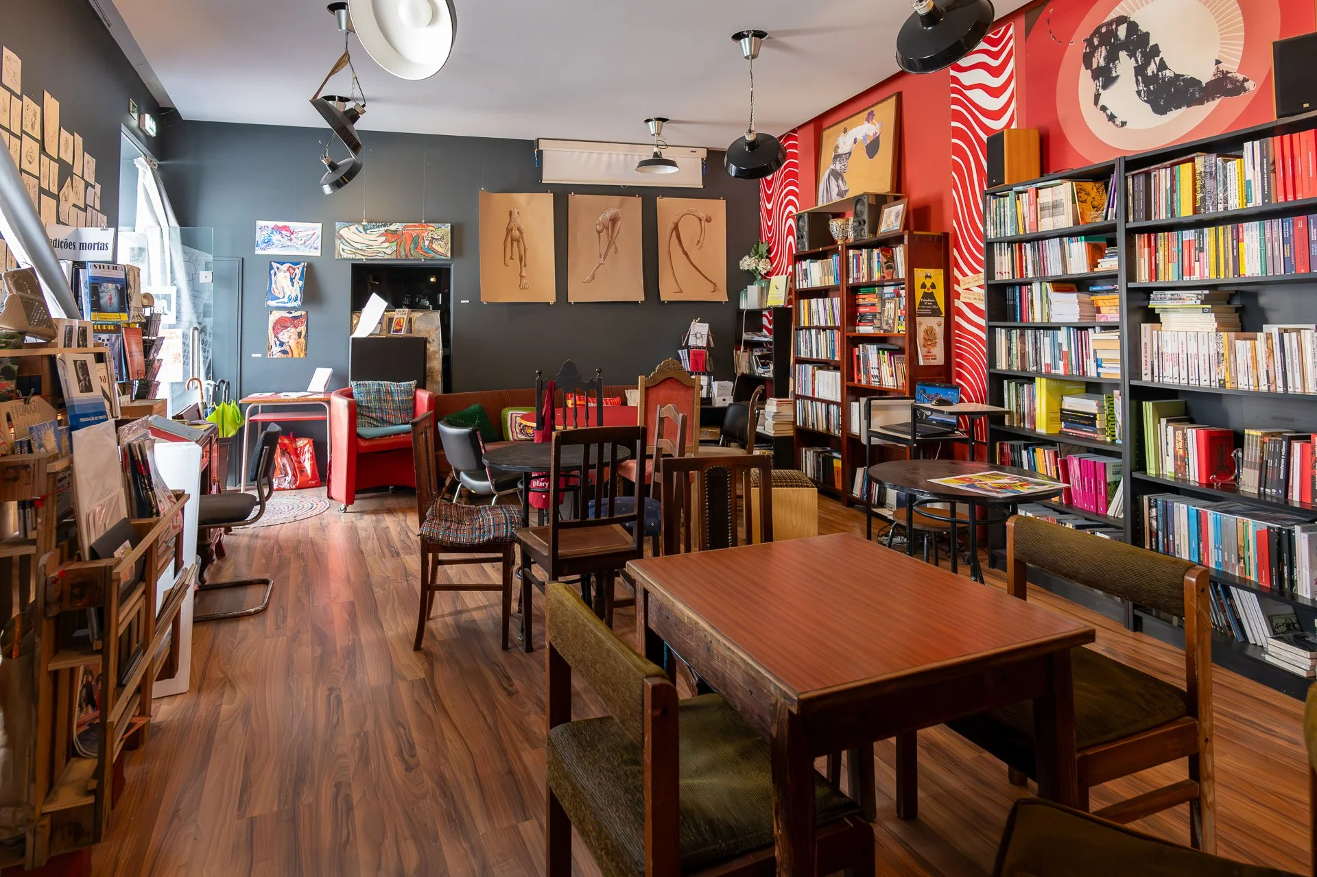 APT_ShopInPorto_LivrariaGatoVadio_2025_ (6).jpg