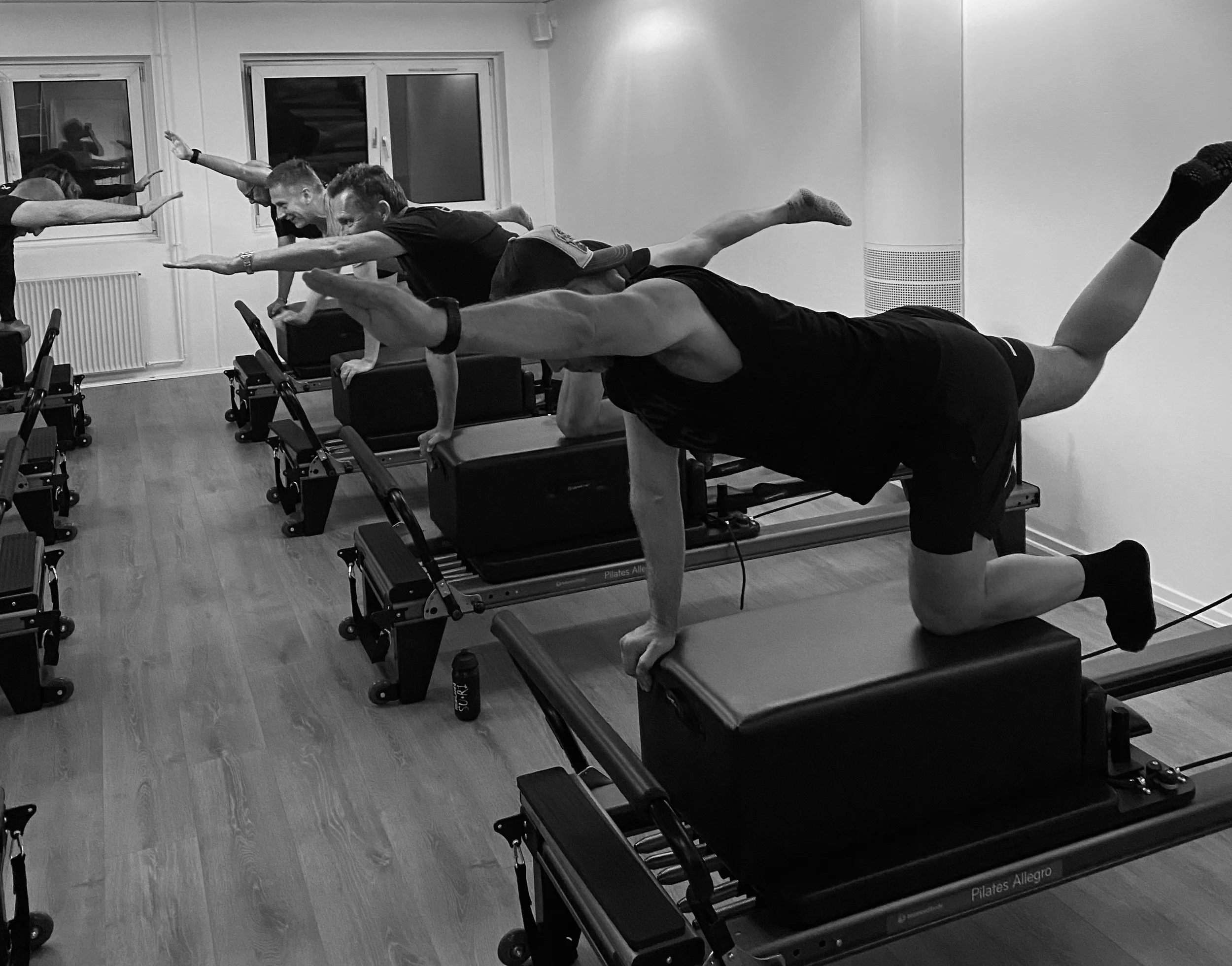 Reformertræning for mænd i Lyngby med fokus på styrke, stabilitet og mobilitet i små hold.