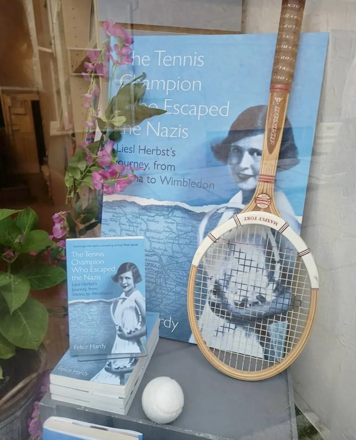 Hunting Raven shop window display. Photo: © Tina Gaisford-Waller