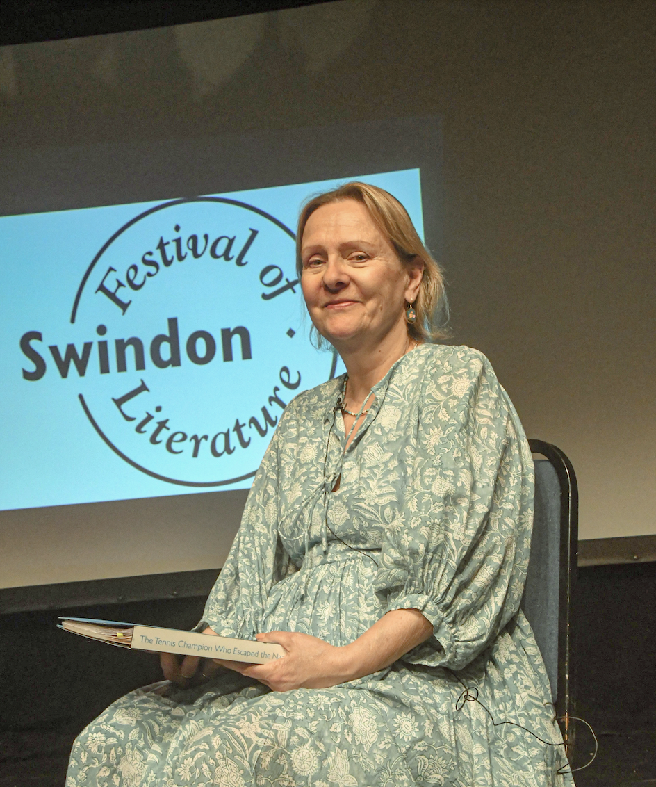  Before the interview. Photo: © Swindon Festival of Literature 