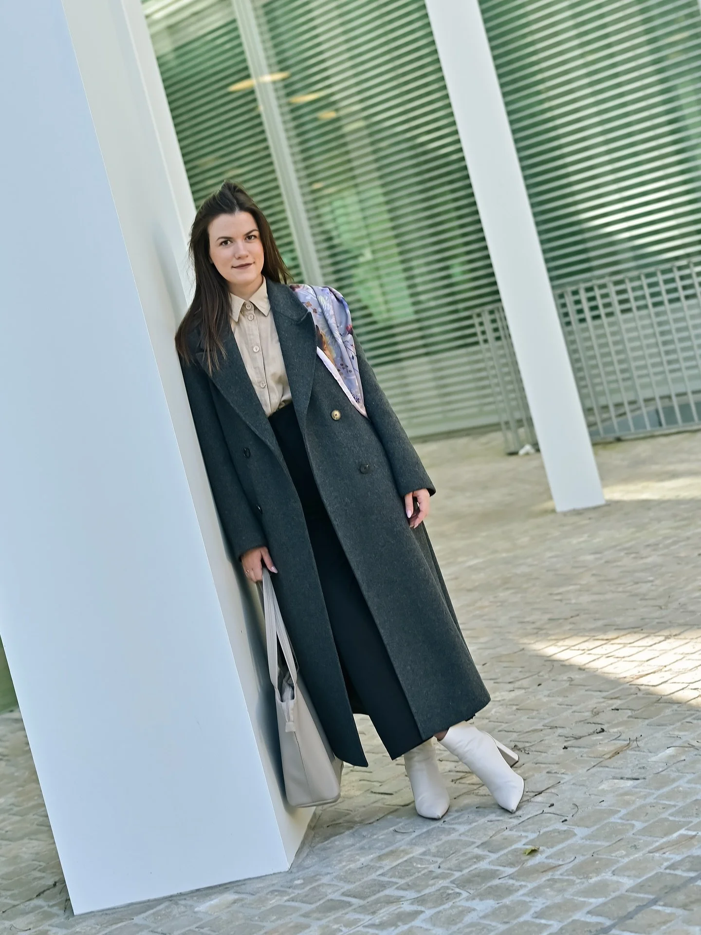 Morning in the city ✨

Enjoying this warm sunny day with a spontaneous photoshoot from @photographer.basel

Directly after this I went to check the emails and schedule the projects for October and November.
It sounds like a very interesting time is c