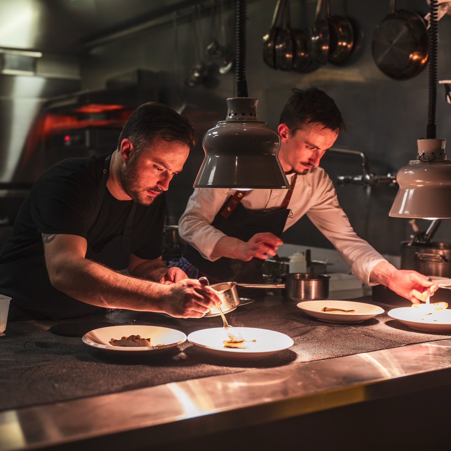 MATI&Egrave;RE dans le guide EAT GENEVA 2025 📖

Nous sommes fiers et honor&eacute;s de vous annoncer que MATI&Egrave;RE figure dans le guide EAT GENEVA par @le_voyageur_traveller une s&eacute;lection des meilleures adresses culinaires de Gen&egrave;