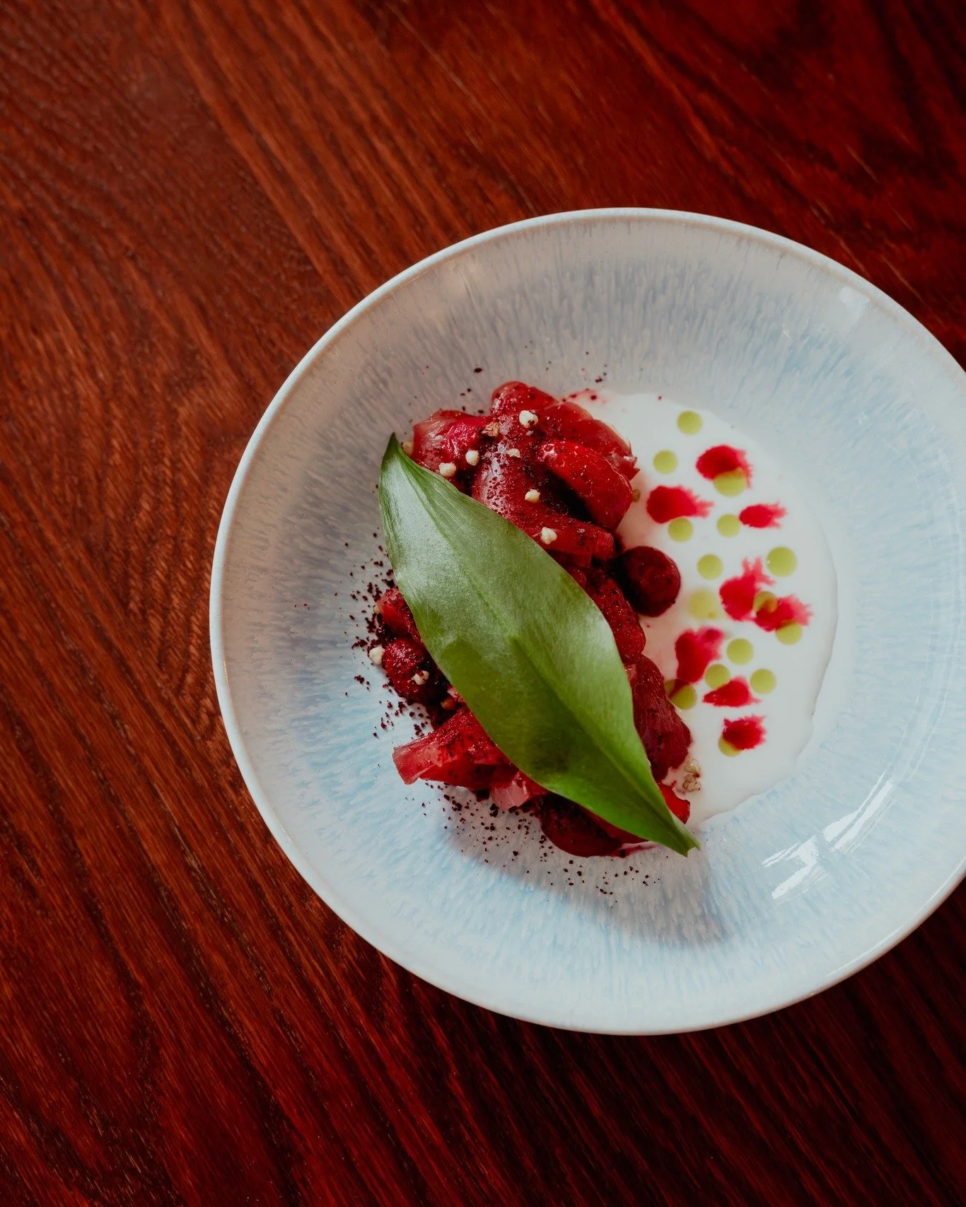 Voir Rouge 😍

Encore quelques jours pour profiter du Thon Rouge chez MATI&Egrave;RE, une assiette aussi d&eacute;licate qu'expressive. La carte continue d'&eacute;voluer, au fil des id&eacute;es, envies, inspirations, c'est donc LE moment ou jamais 