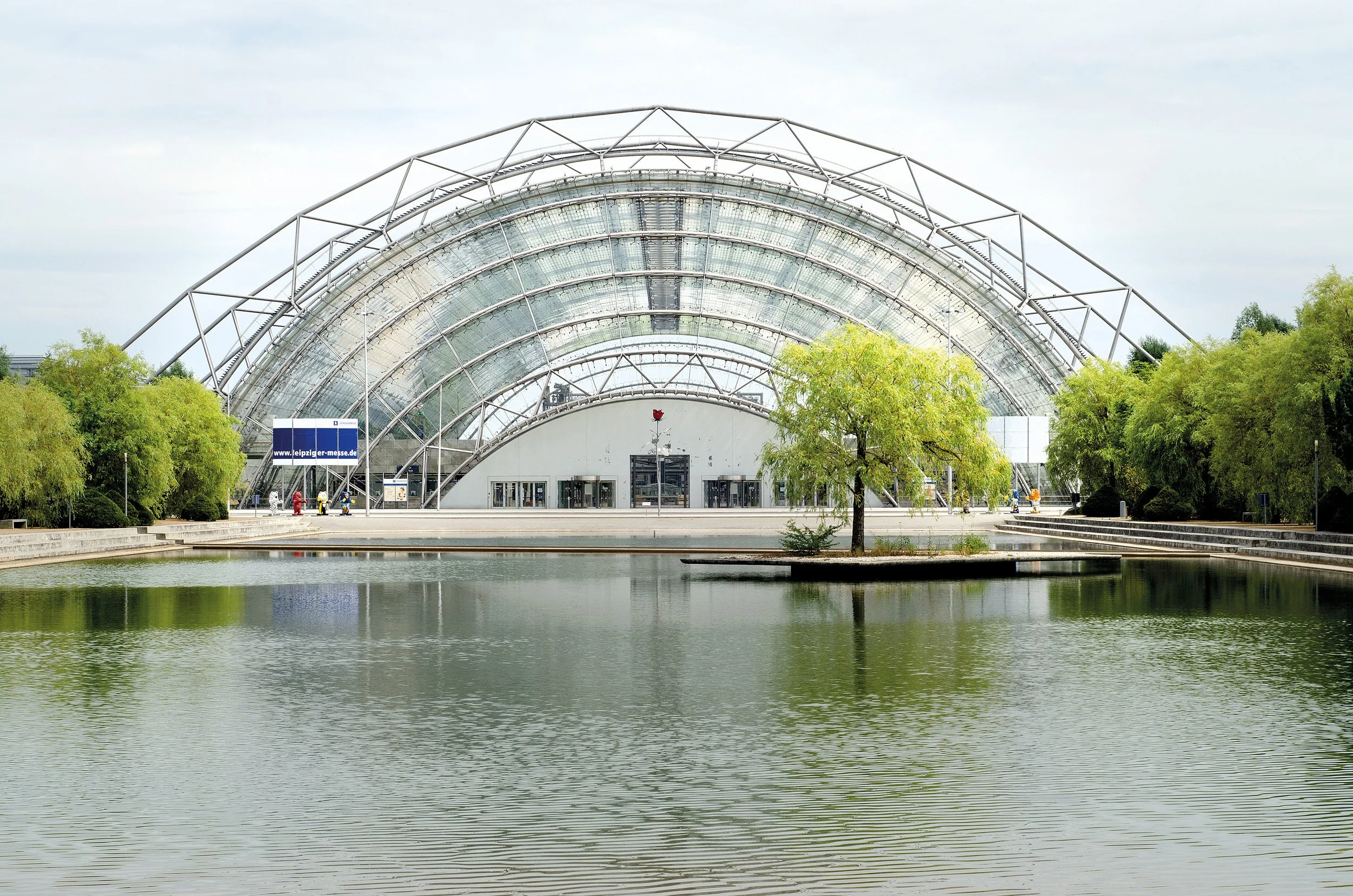Architekturaufnahme der Messe Leipzig, MATERIALMATTERS Fotografie / Robert Vanis