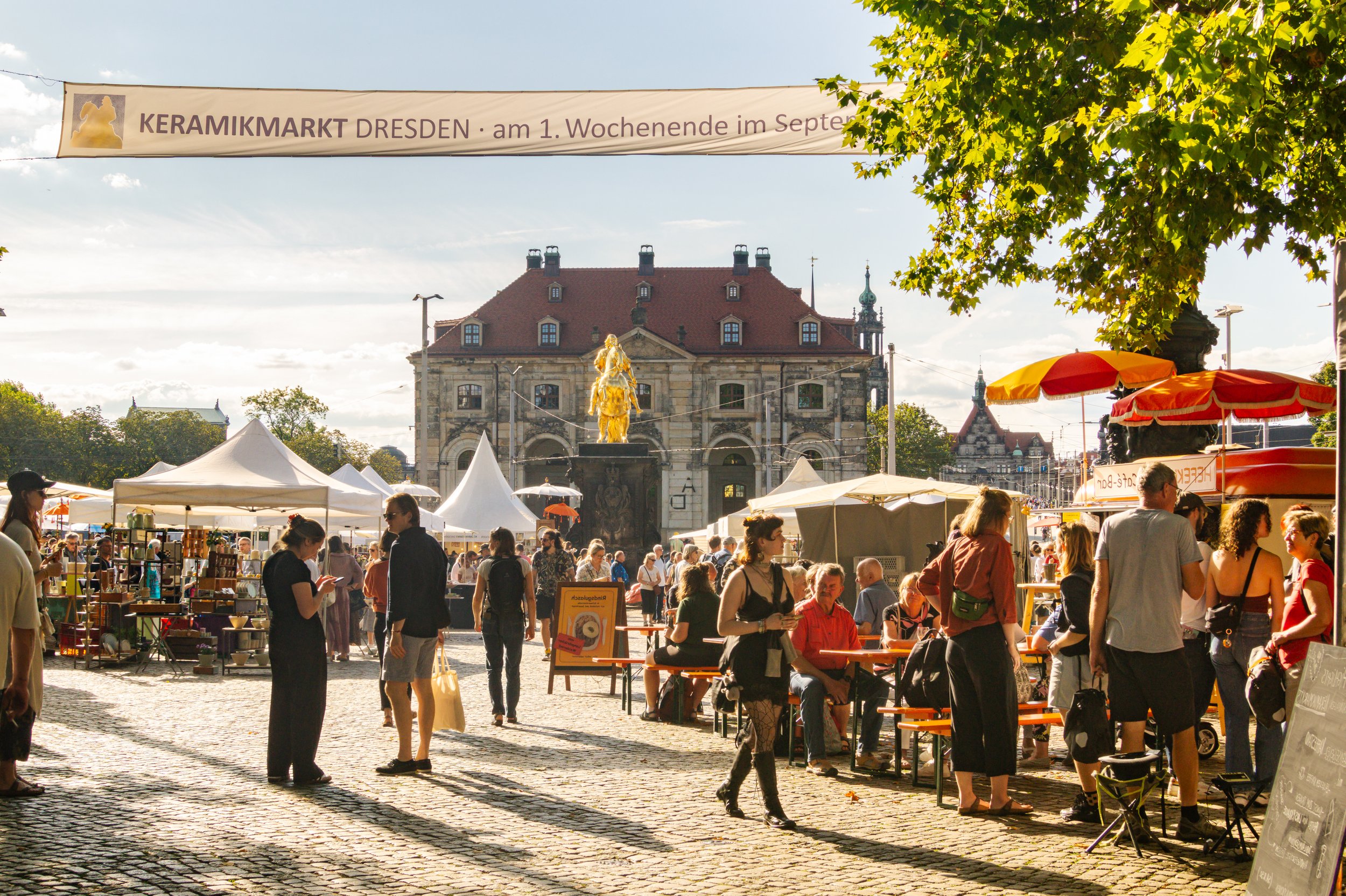 Keramikmarkt am Goldenen Reiter Fotografie: MATERIALMATTERS / Victoria Gentsch