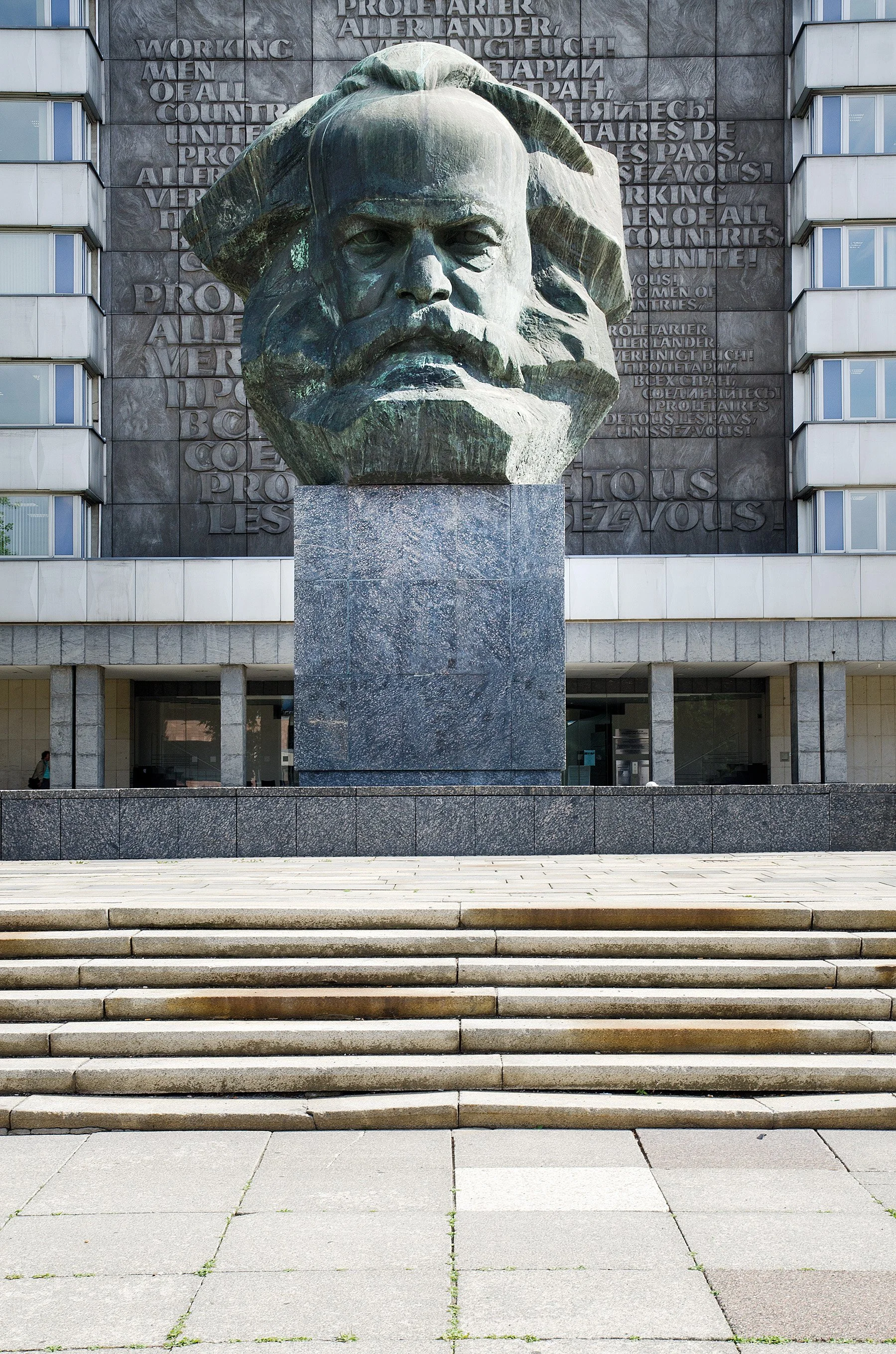Architekturaufnahme des Karl-Marx-Monument in Chemnitz, MATERIALMATTERS Fotografie / Robert Vanis