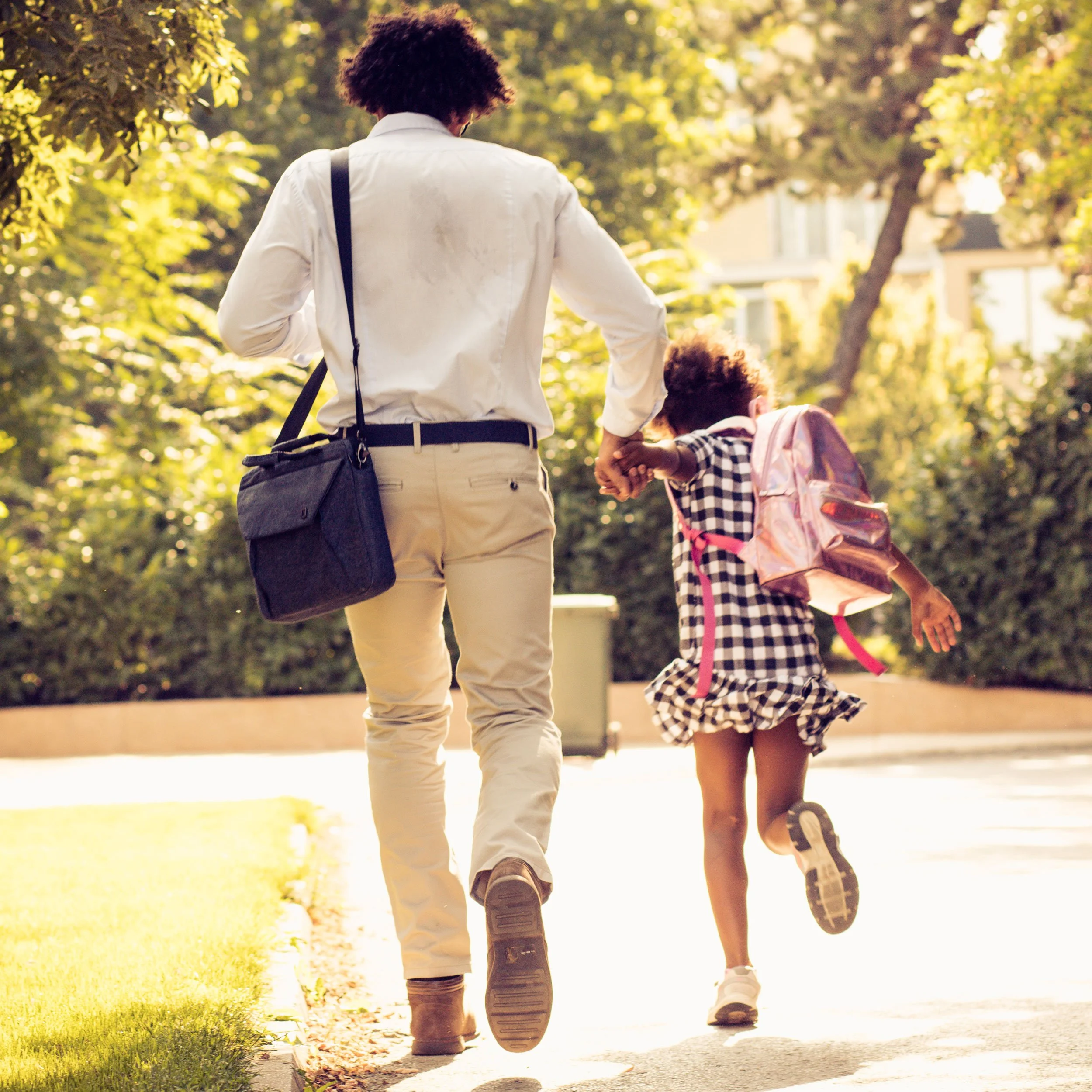 Maryland parent and child with school backpack, custody and school enrollment dispute