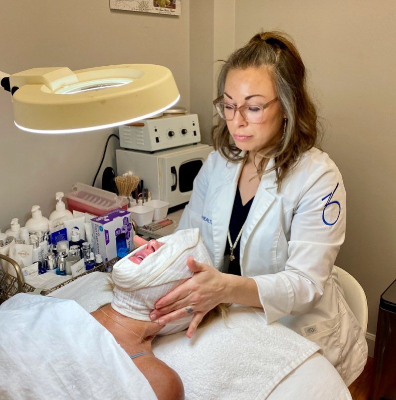 Whether it is a lunchtime break or a quick stop in between appointments, we have facials that work with any schedule!

While all of our facials are designed to help rejuvenate, replenish, and target any skin concerns &ndash; we do provide you the spa