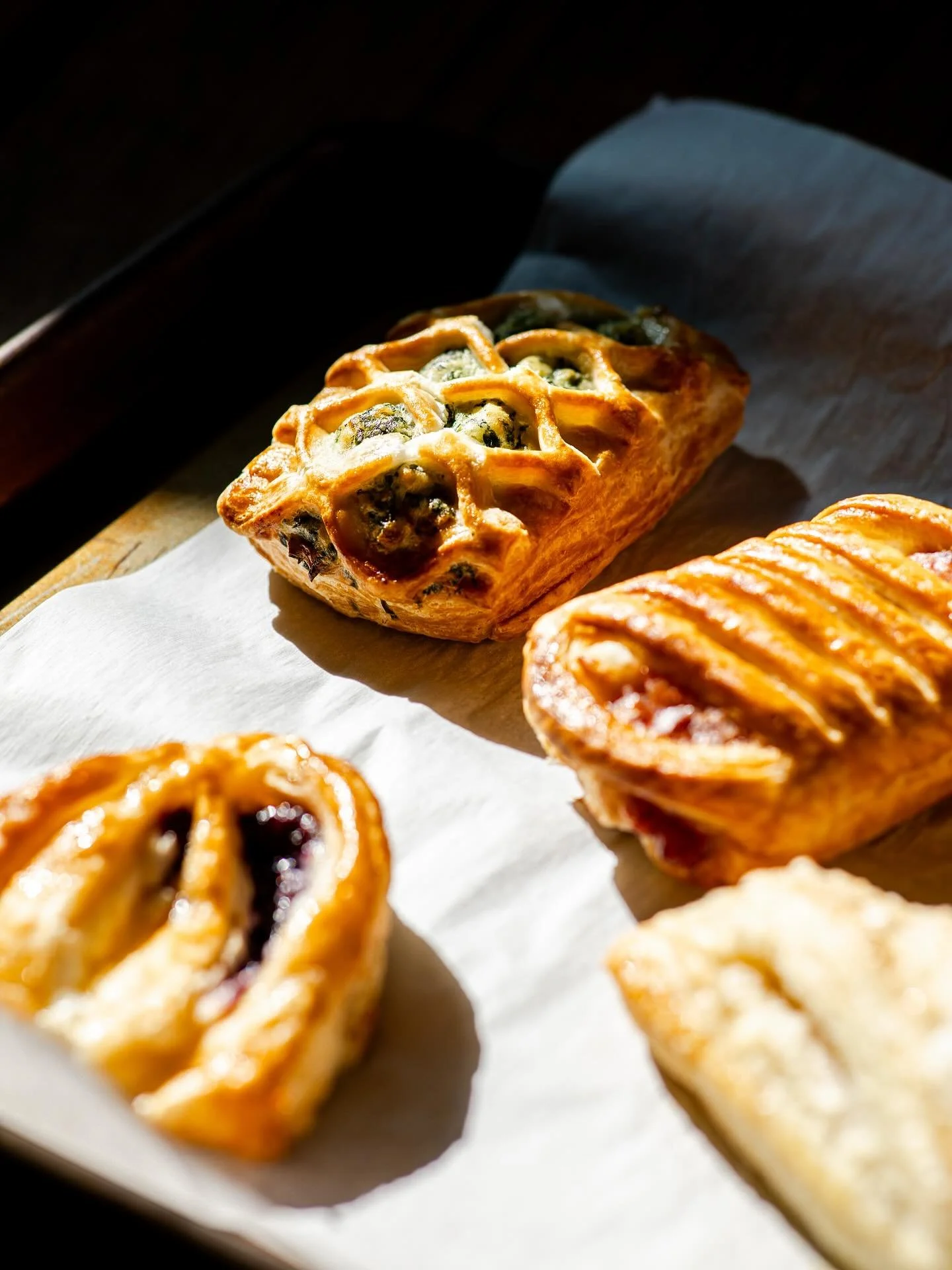 It&rsquo;s not always easy to capture a photo that LOOKS as good as a food TASTES, but @garmonyhouse_cc makes my job easy! I&rsquo;ve loved experimenting with food photography for their content 🥐 ☕