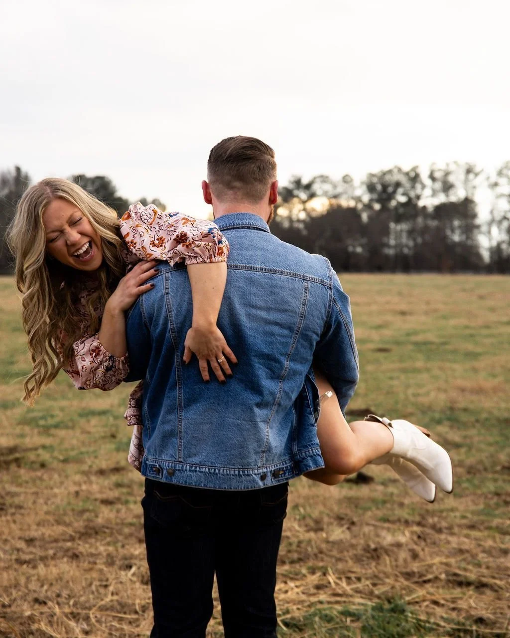 a shoot for every month of 2025 ✨ 

WHAT A YEAR!! 2025 has been the year i've finally started taking myself seriously as a photographer + content creator. i have amazing clients, started my own social media presence, revamped my website, and grown so