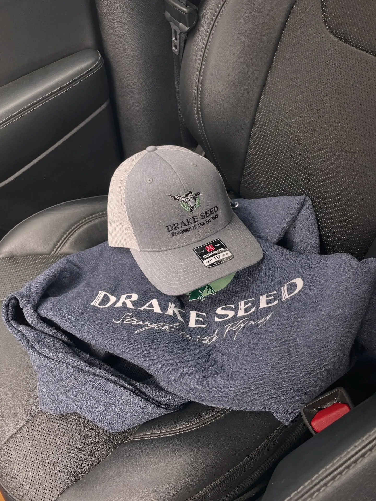 So grateful for thoughtful clients like Drake Seed!

It&rsquo;s always rewarding to see a brand come to life,  especially when the logo ends up on a hat and sweatshirt!

Drake Seed is a Certified Seed Conditioning Plant, offering custom conditioning 