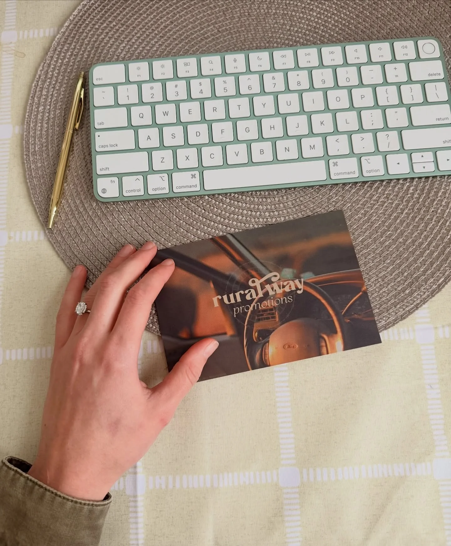 Many business owners assume doing their own marketing saves money.

But here&rsquo;s the truth:

😬 DIY marketing often costs more in the long run.

How?
&bull; Hours spent trying to design content
&bull; Guessing what to post
&bull; Inconsistency th